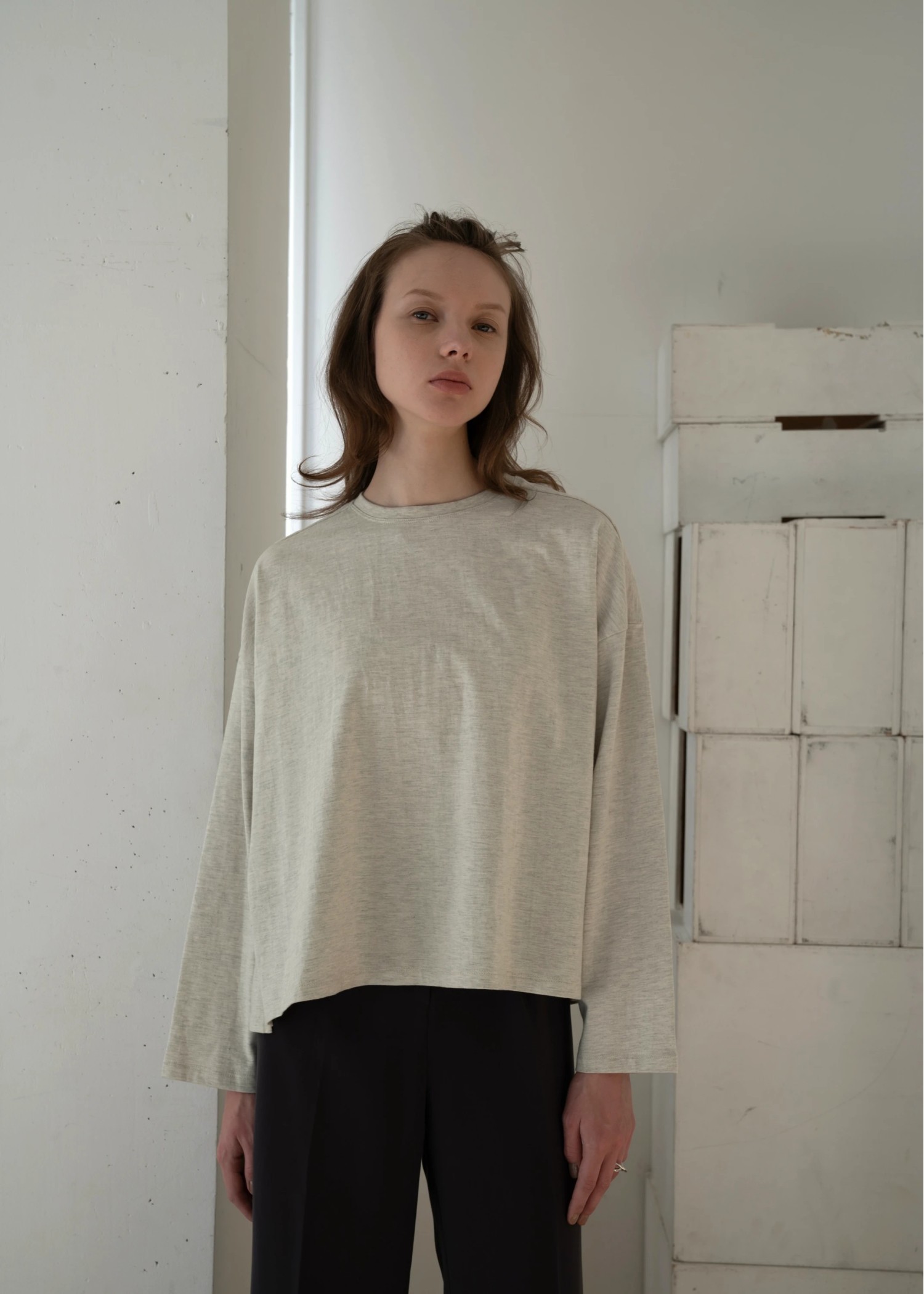 美品　ウィルフリー　side cut generous long T ホワイト WILLFULLY official web store（ウィルフリーコウシキツウハン