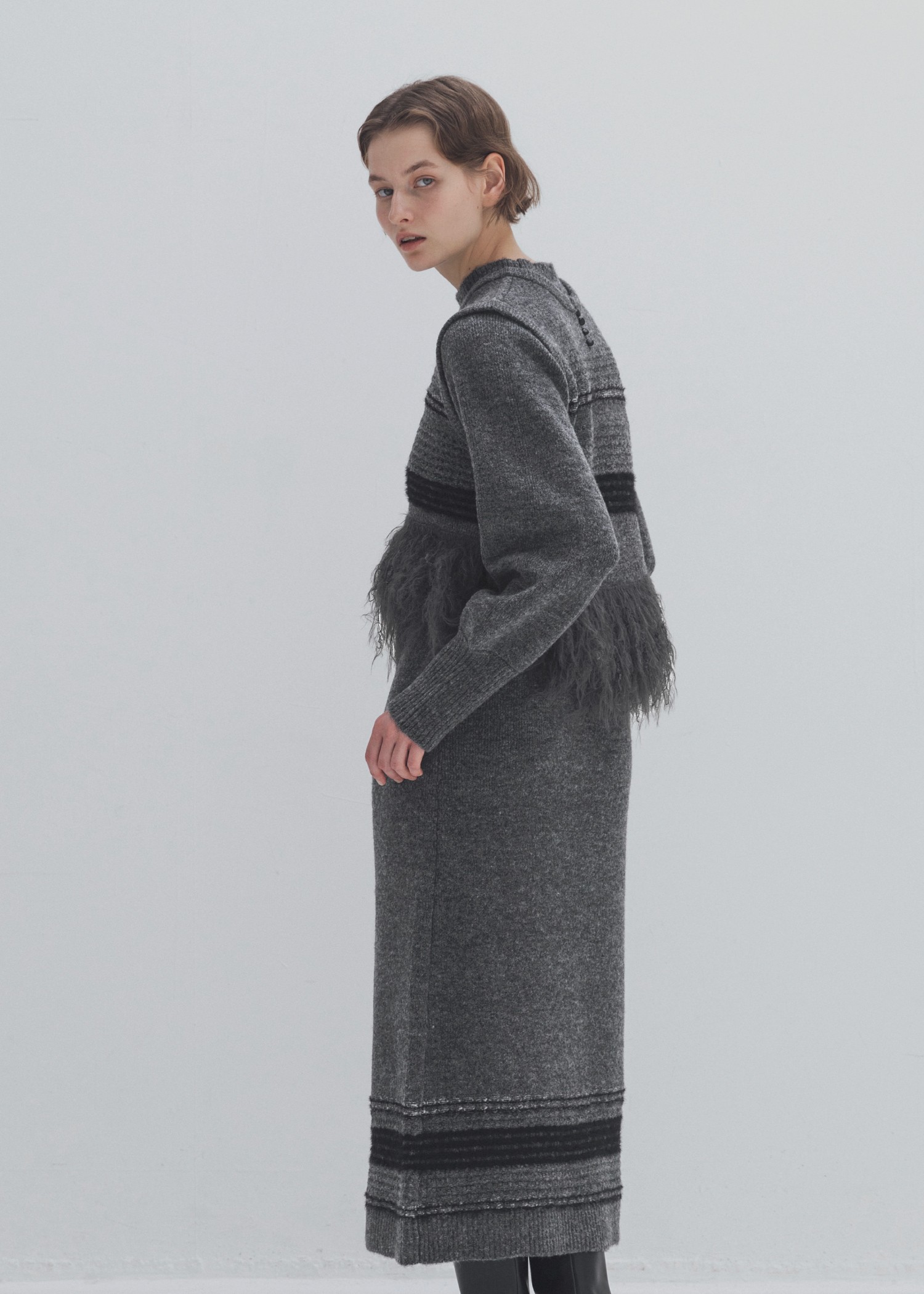 fringe hem random border no sleeve knit