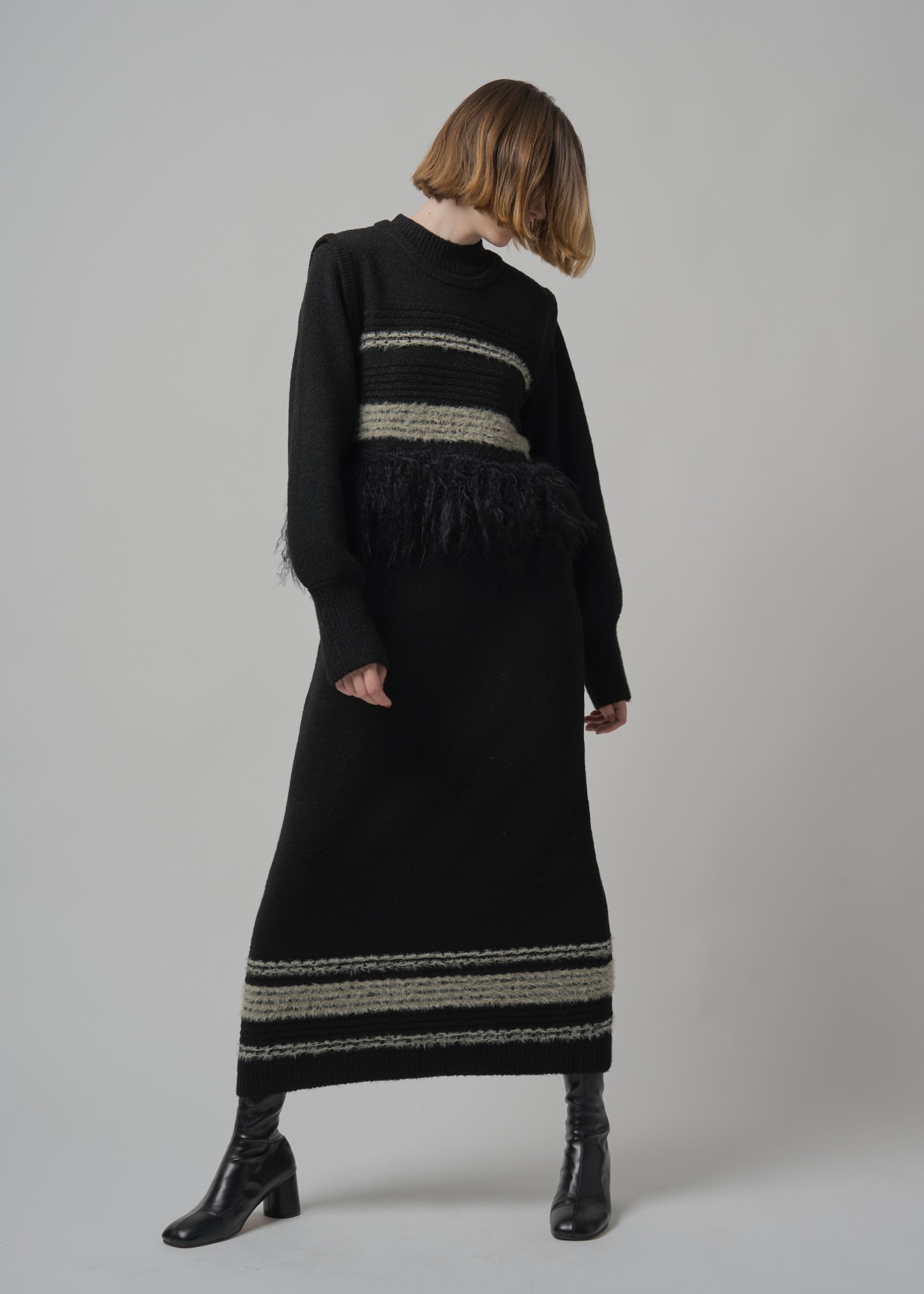 fringe hem random border no sleeve knit