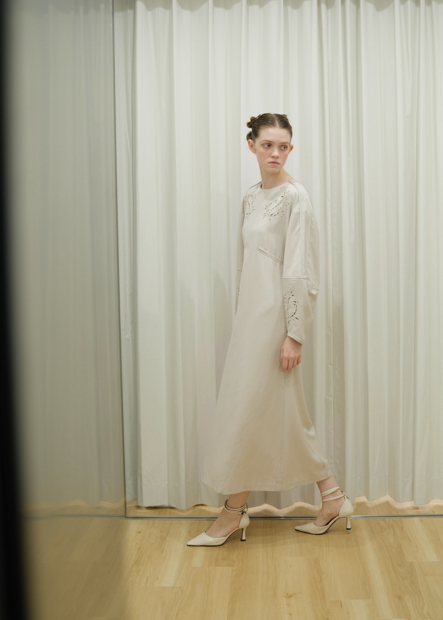 hollow out embroidery volume sleeve OP