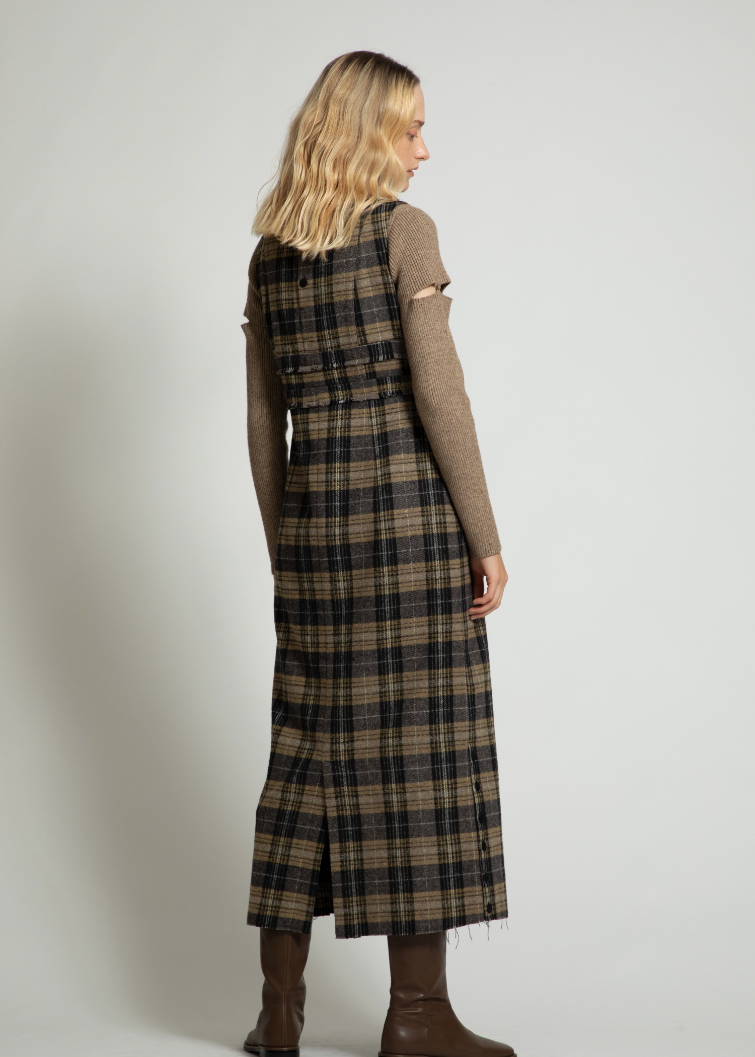 petite high neck no sleeve hem button OP