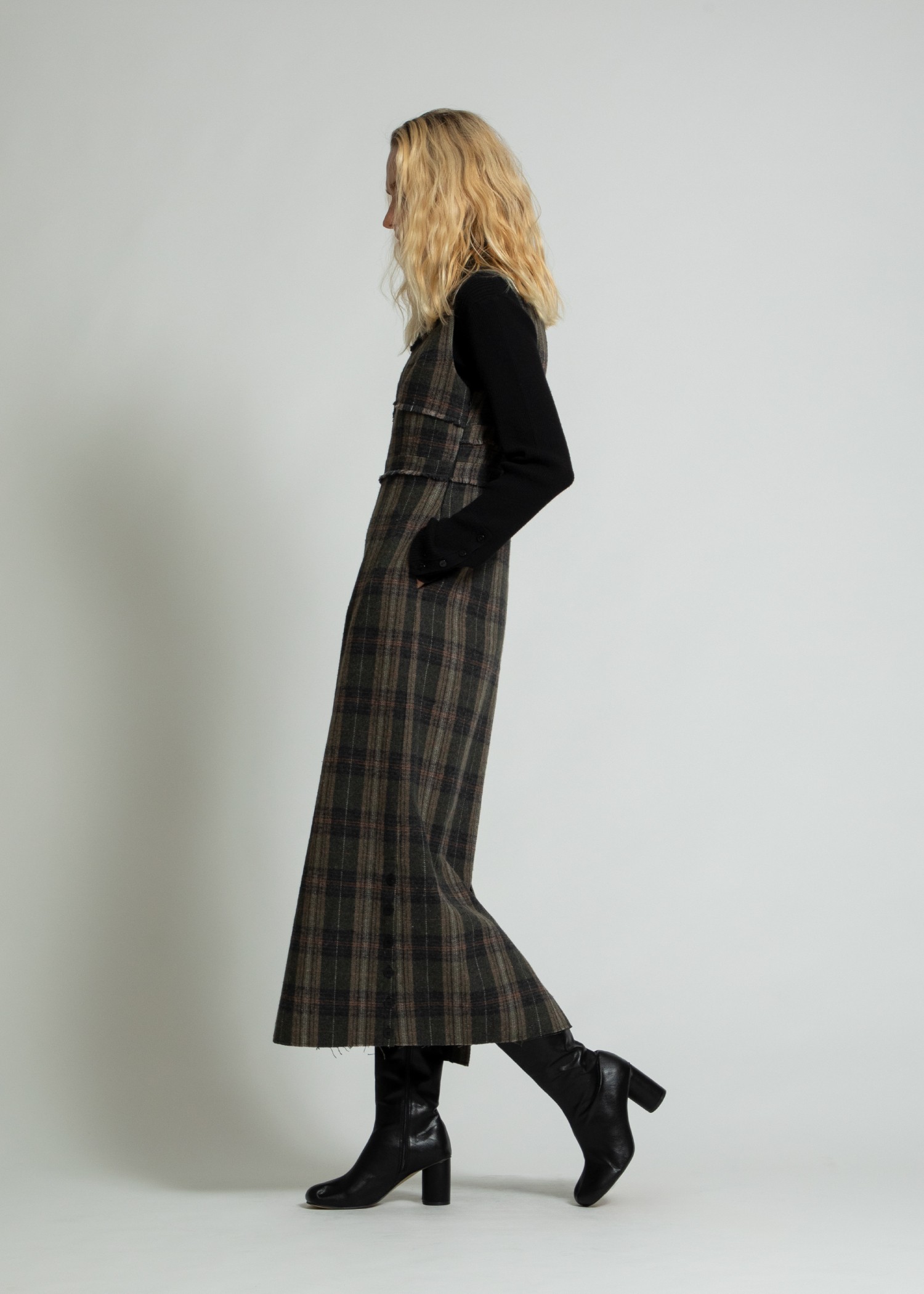 petite high neck no sleeve hem button OP