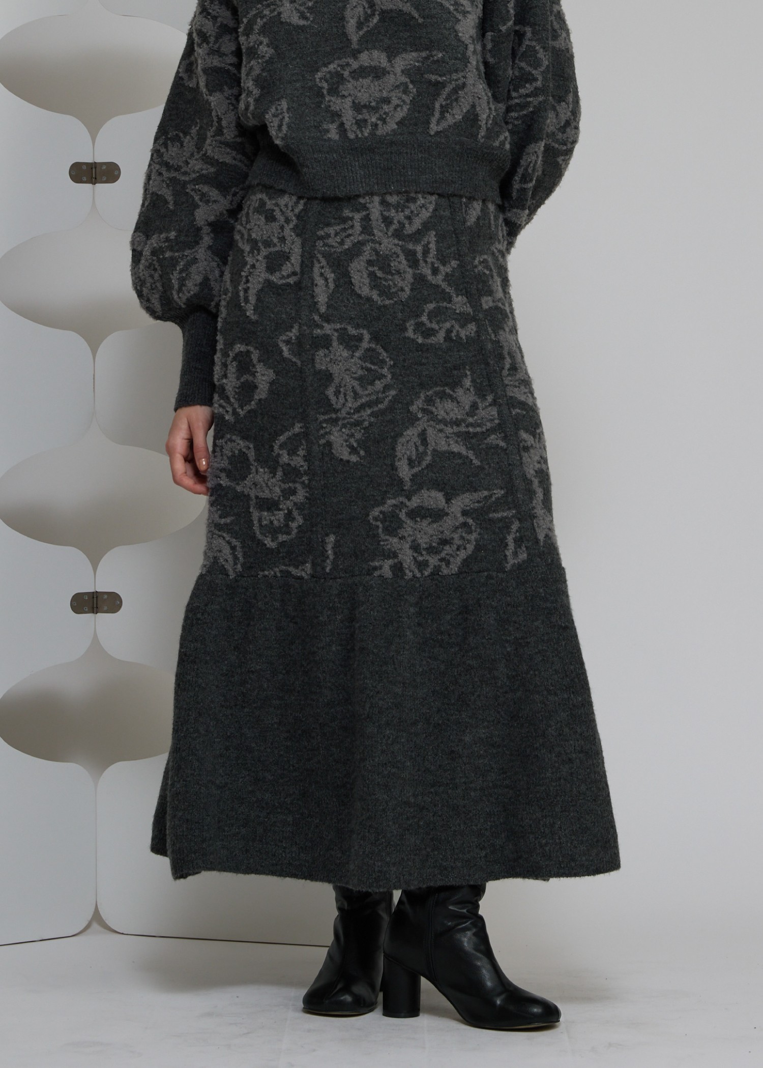 今期新作希少完売SサイズブリーフィングWOOL KNIT SKIRTブラック ダンボールニットフレアスカート】｜【feerique(フィーリック