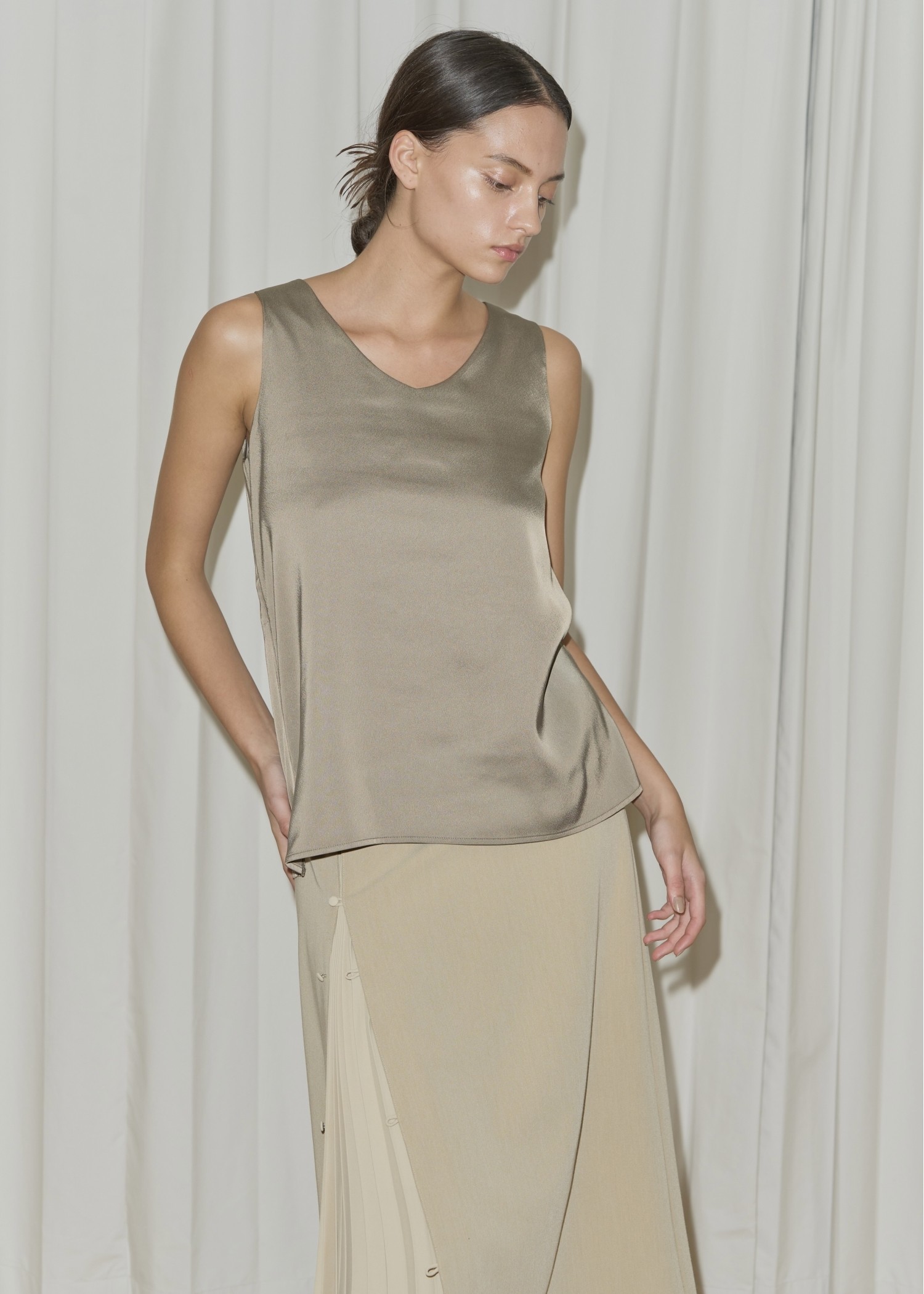 mat satin 2way simple no sleeve tops