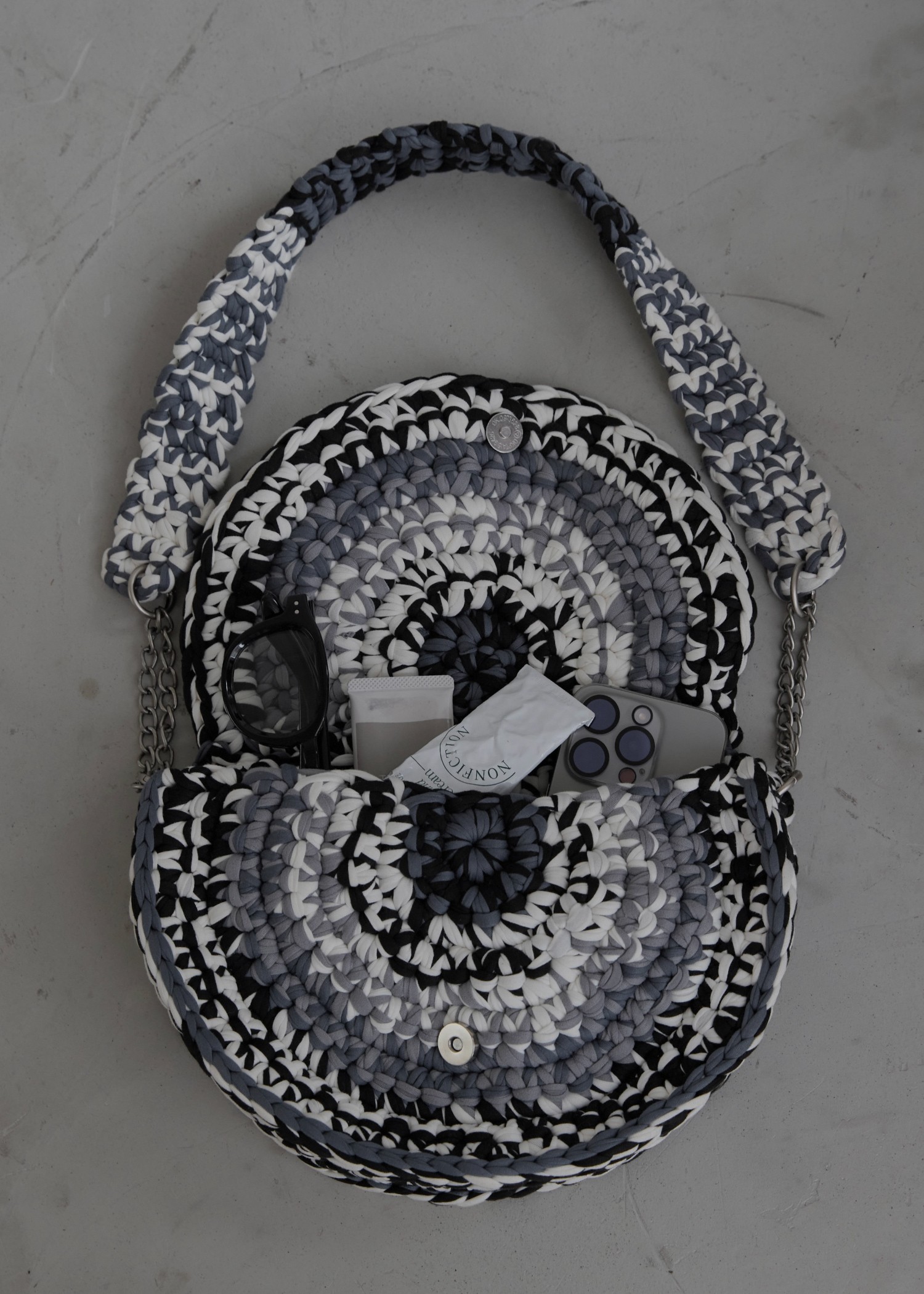 crochet color scheme chain round bag