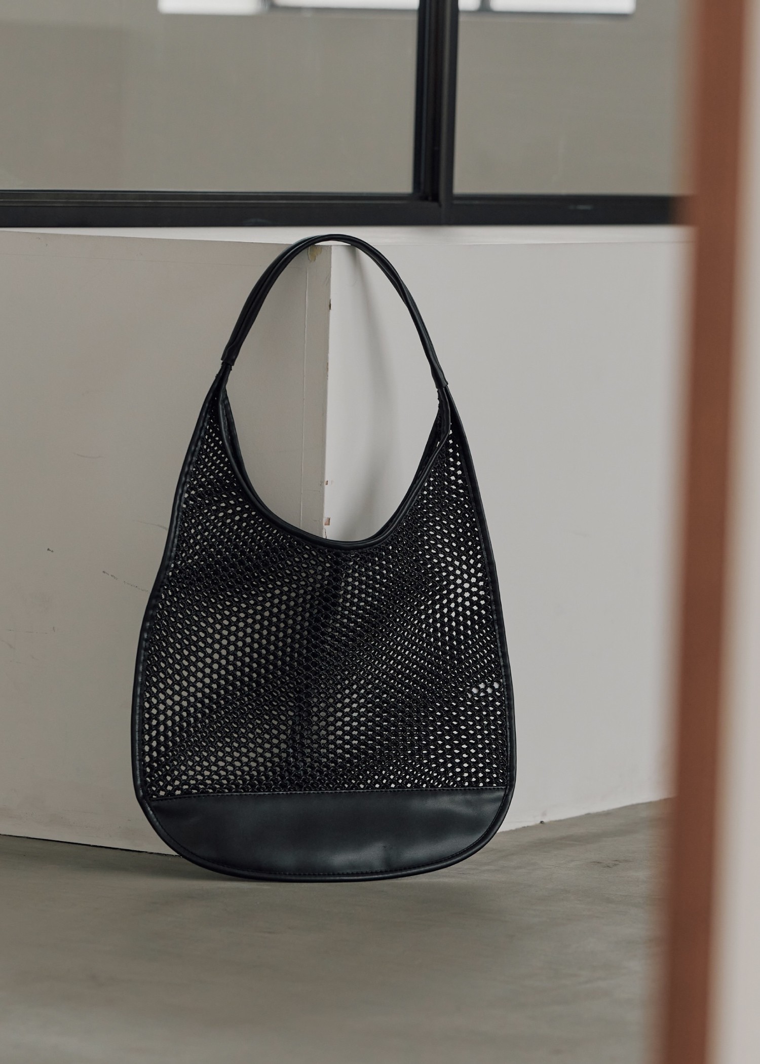 mesh bicolor tote bag