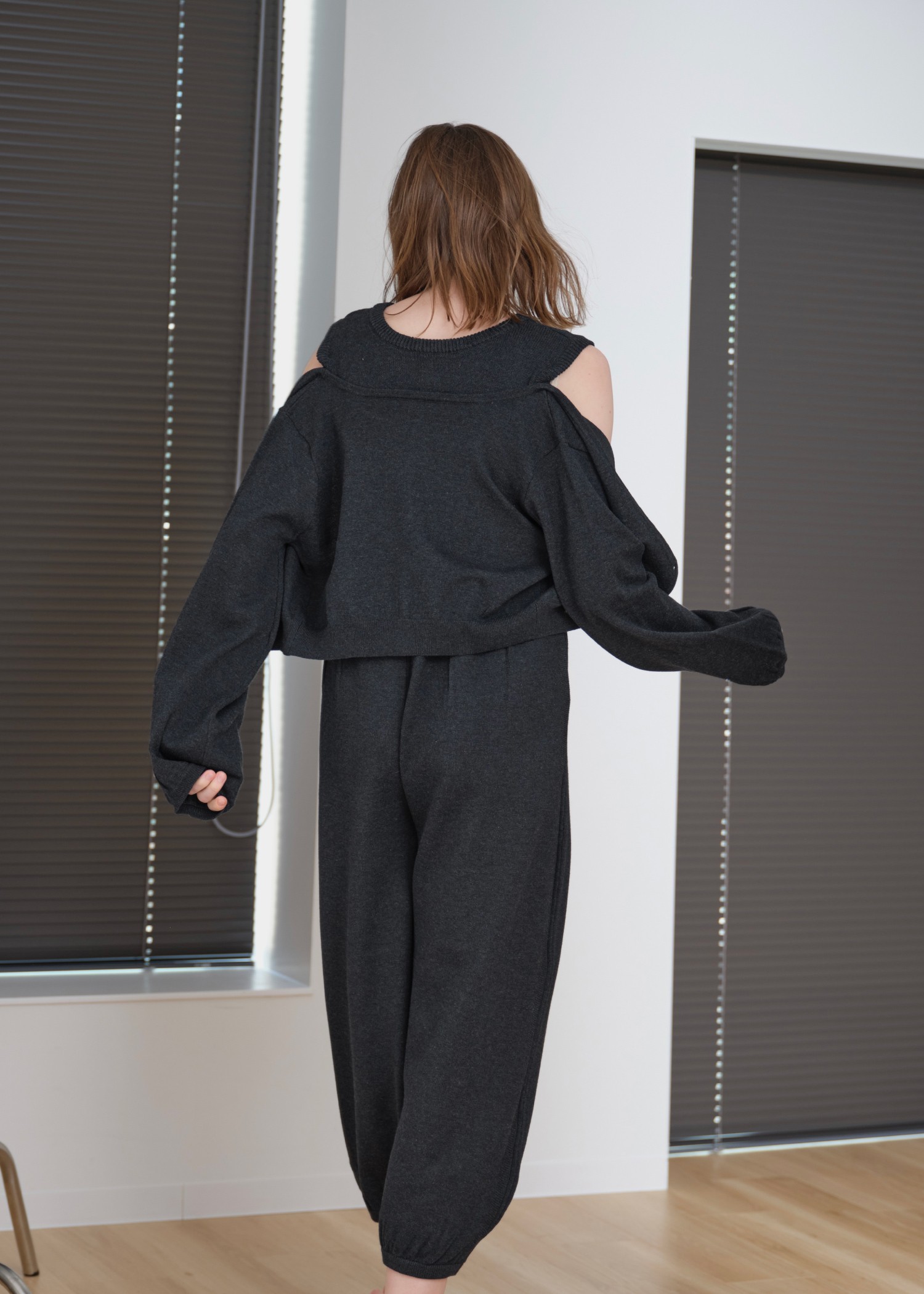 cropped V neck knit cardigan