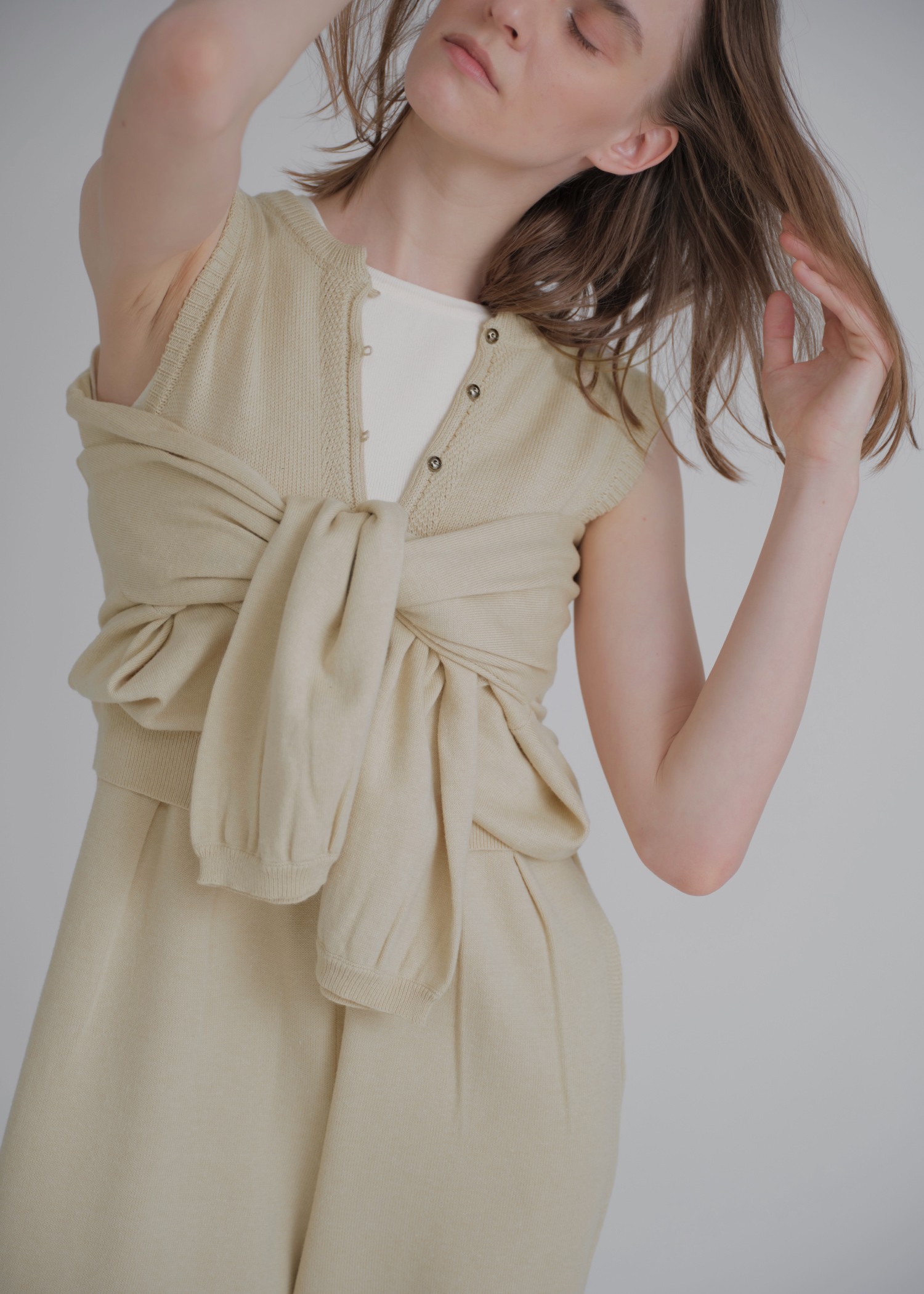 cropped V neck knit cardigan