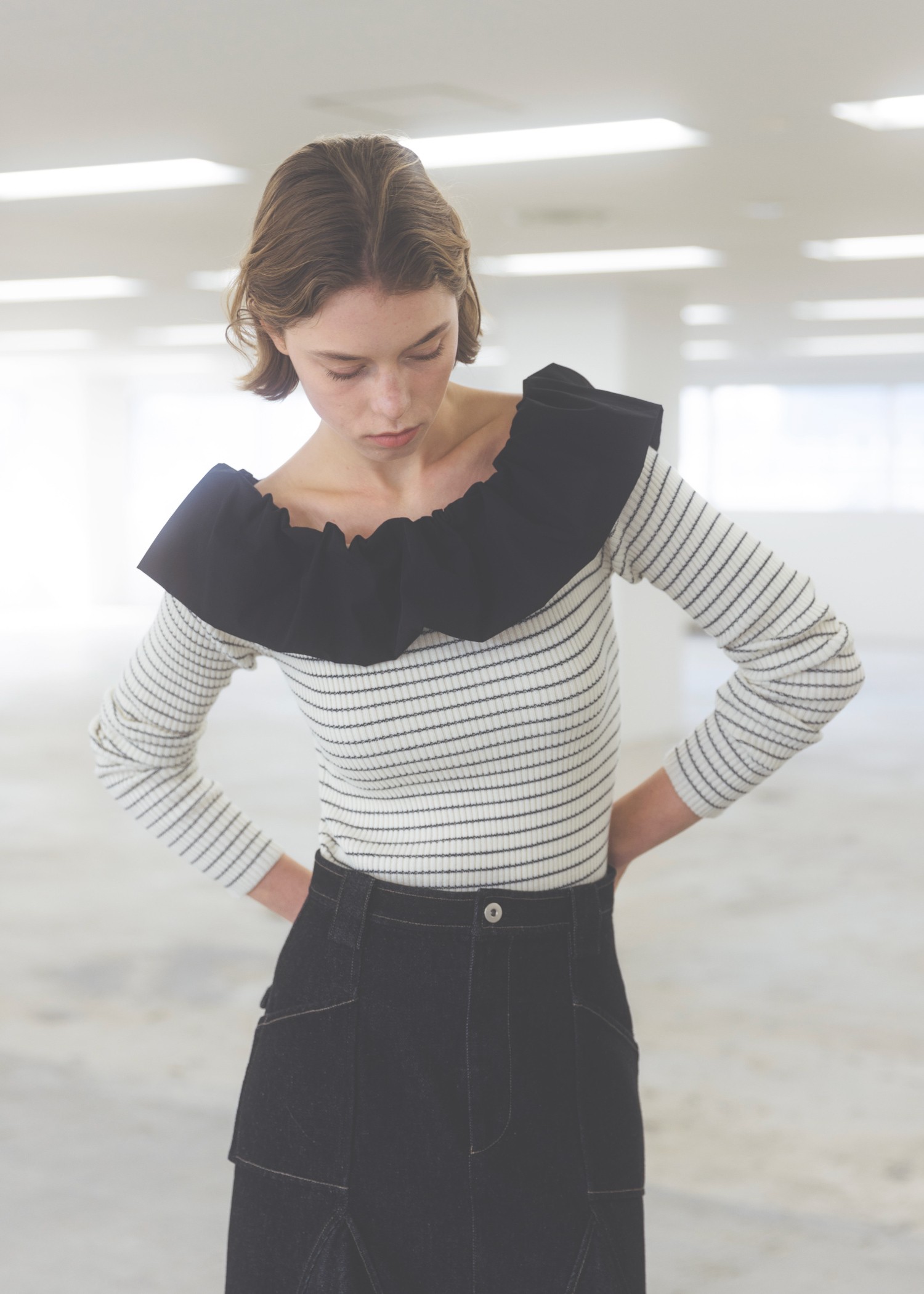 frill turnup off shoulder color schem knit