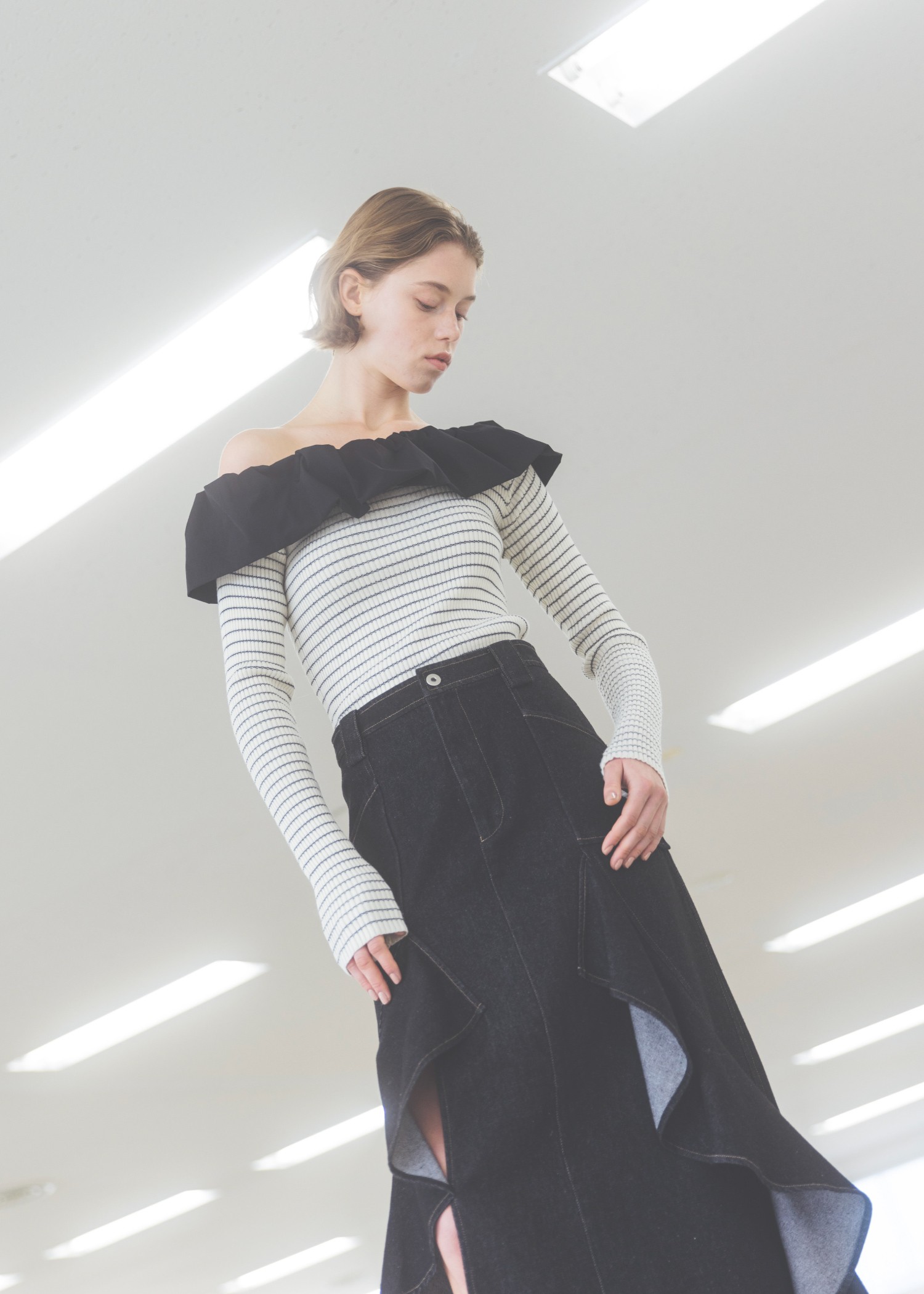 frill turnup off shoulder color schem knit