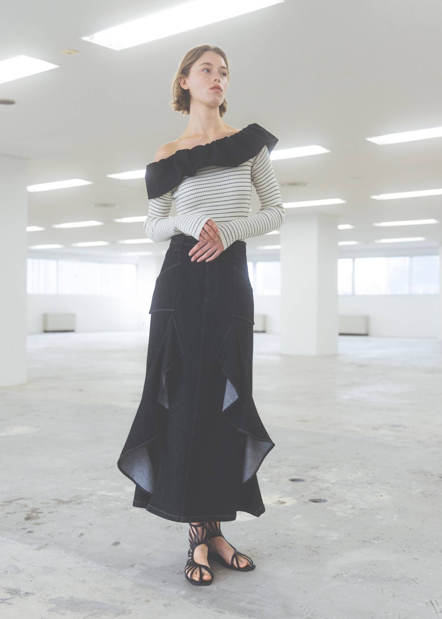 frill turnup off shoulder color schem knit