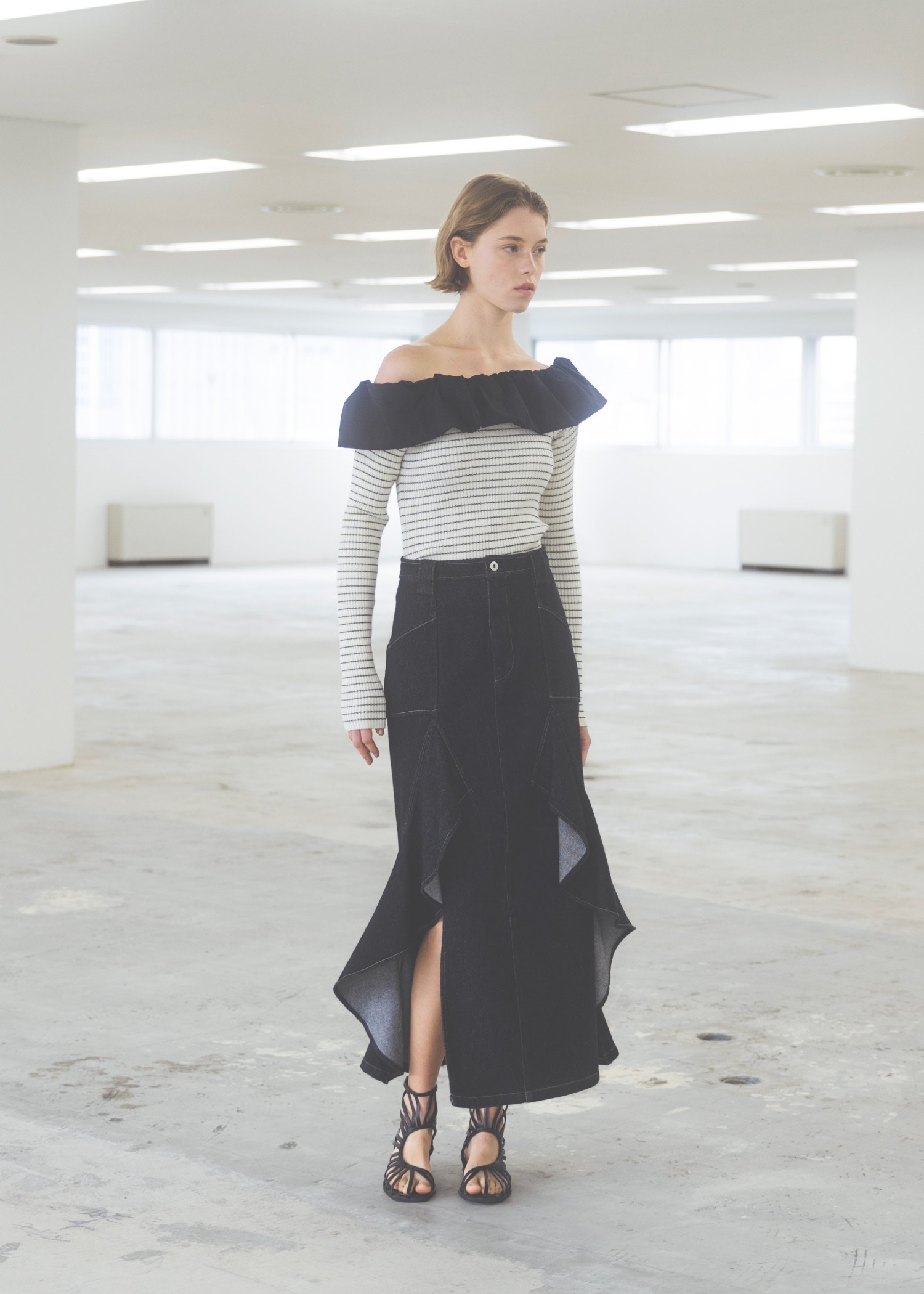 frill turnup off shoulder color schem knit