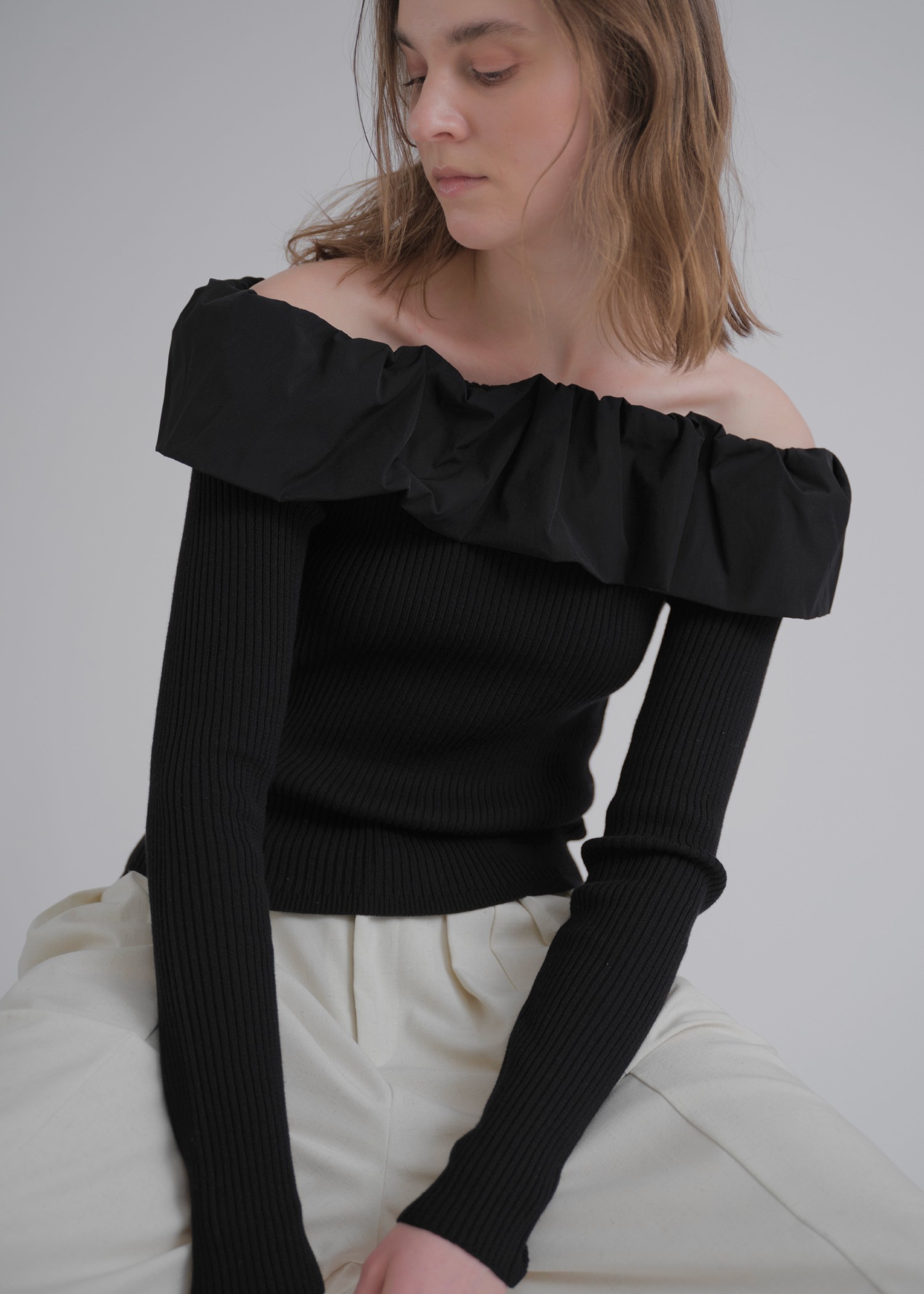 frill turnup off shoulder color schem knit