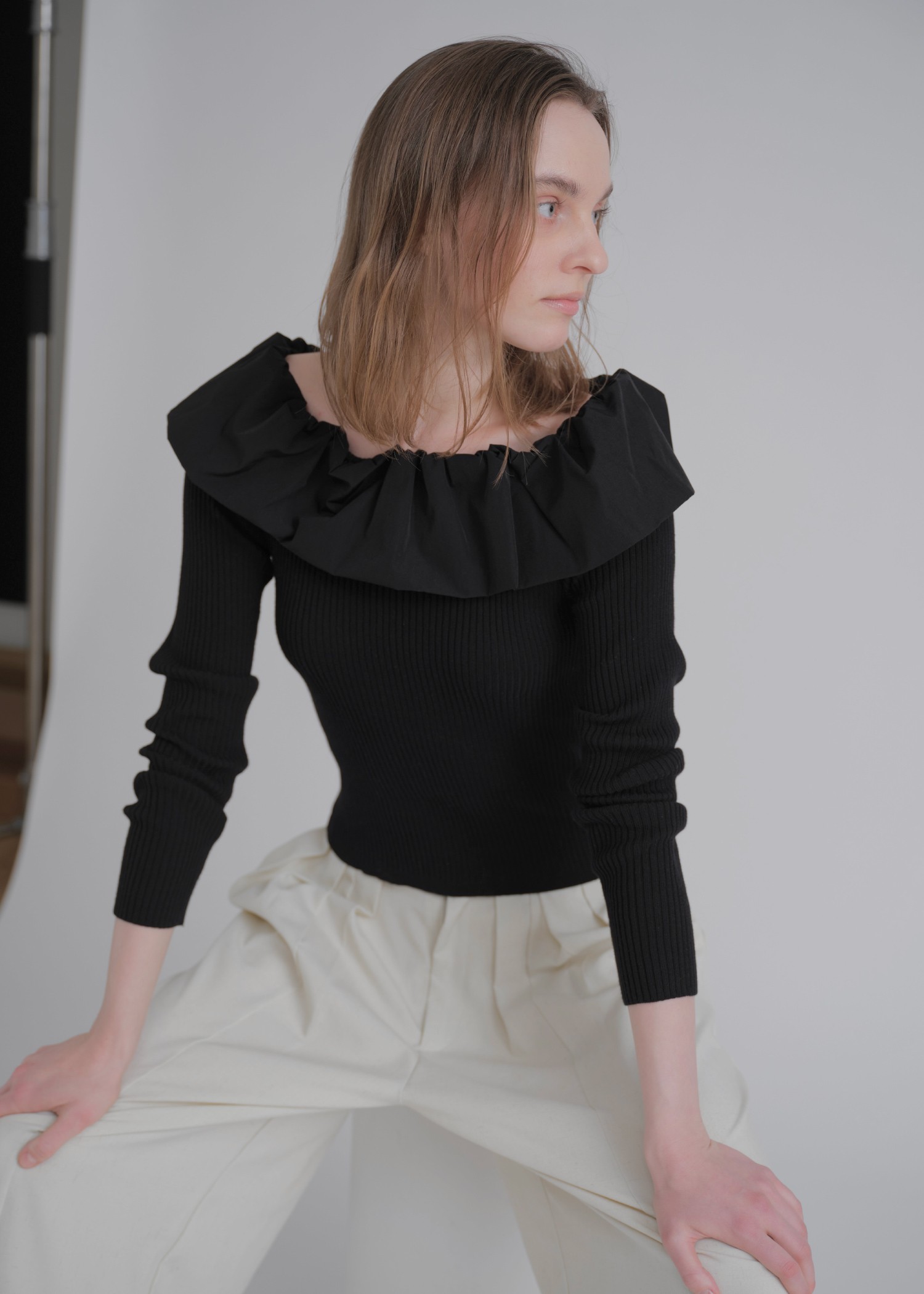 frill turnup off shoulder color schem knit