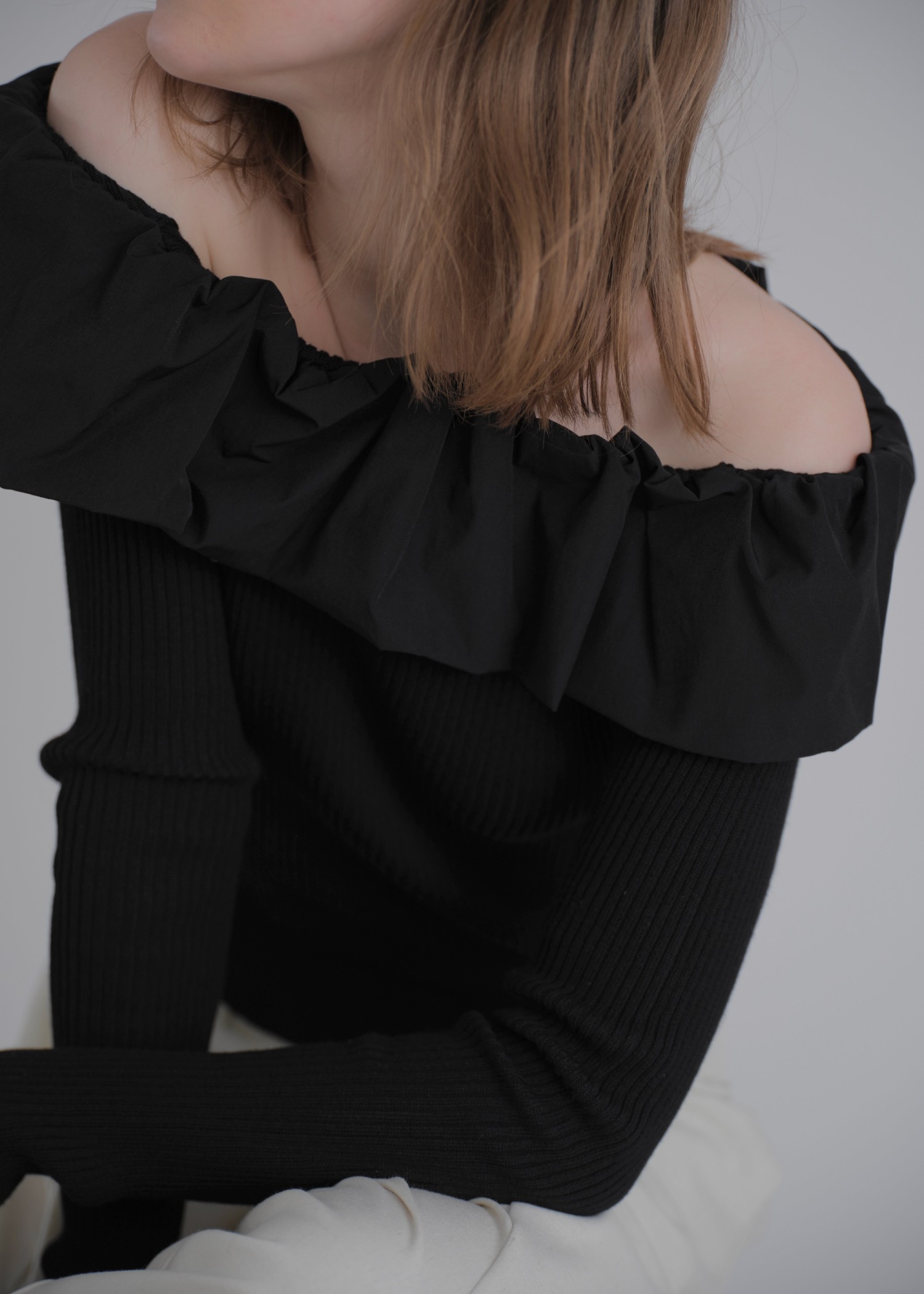 frill turnup off shoulder color schem knit