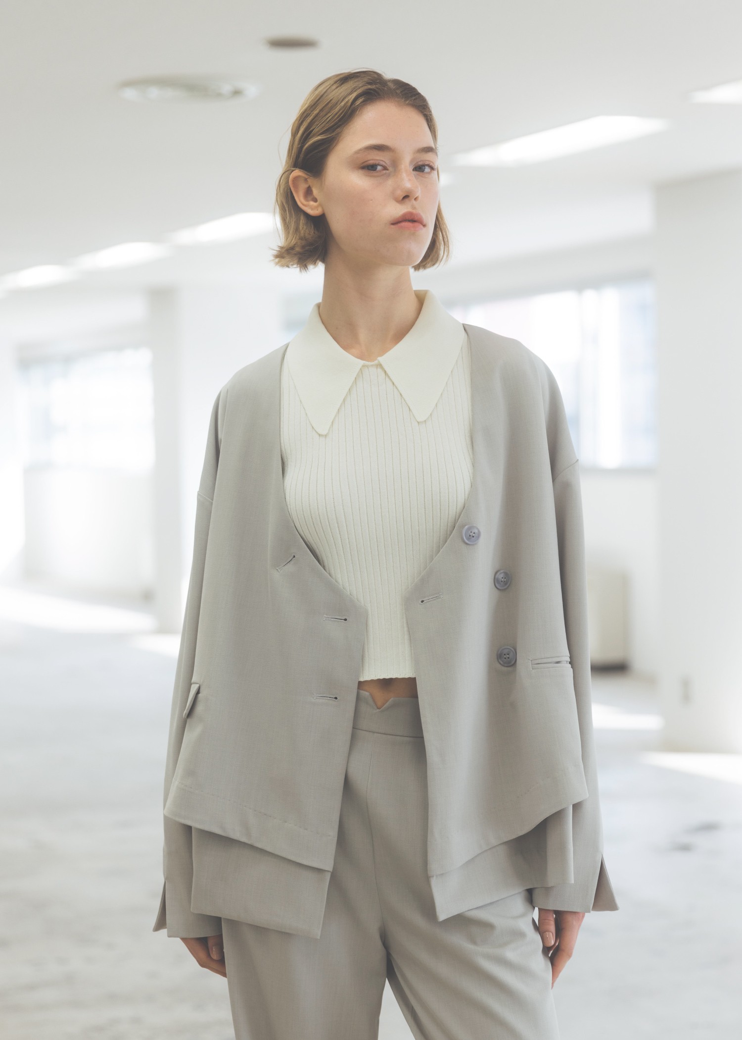 side notch no sleeve collar knit