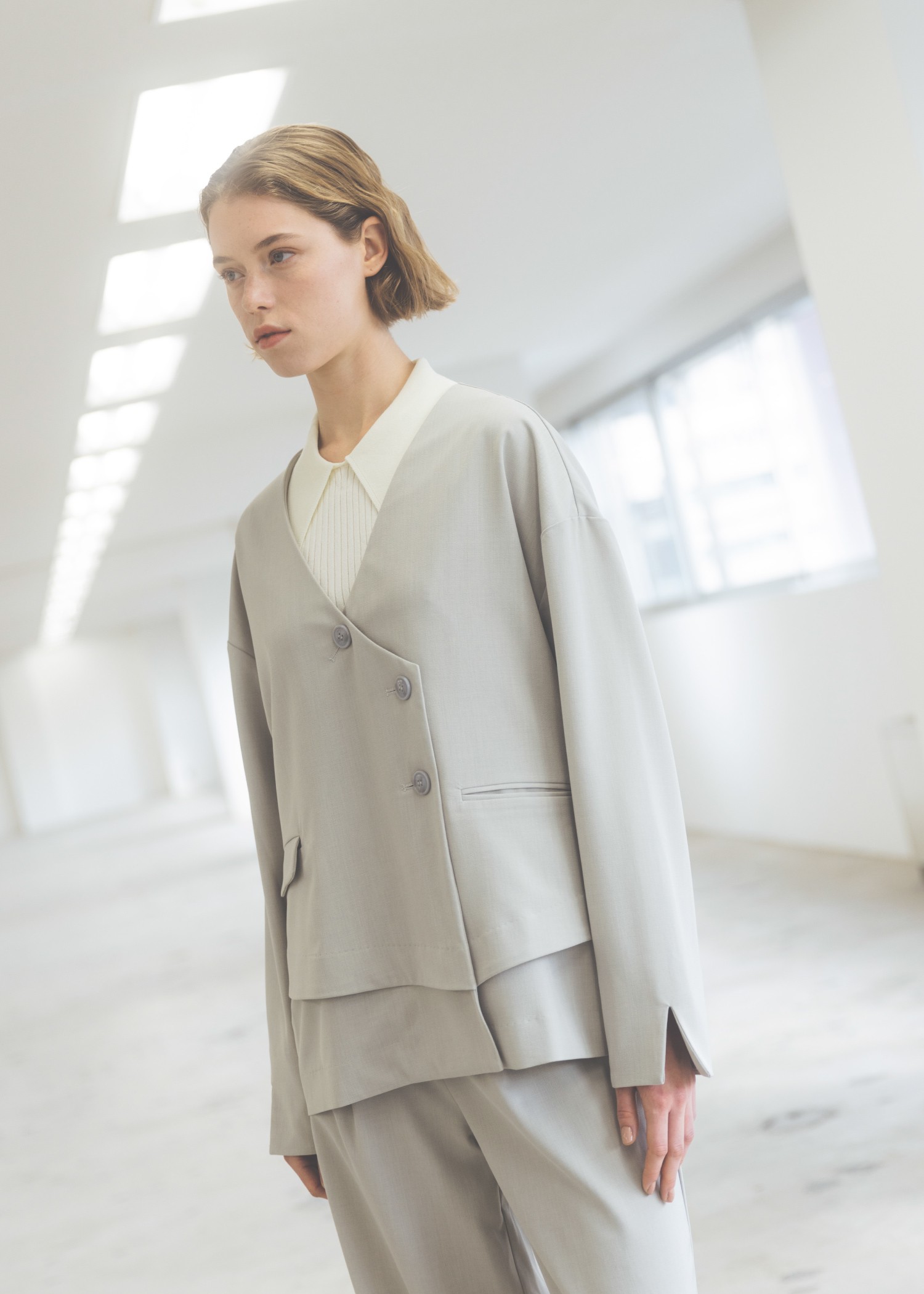 side notch no sleeve collar knit