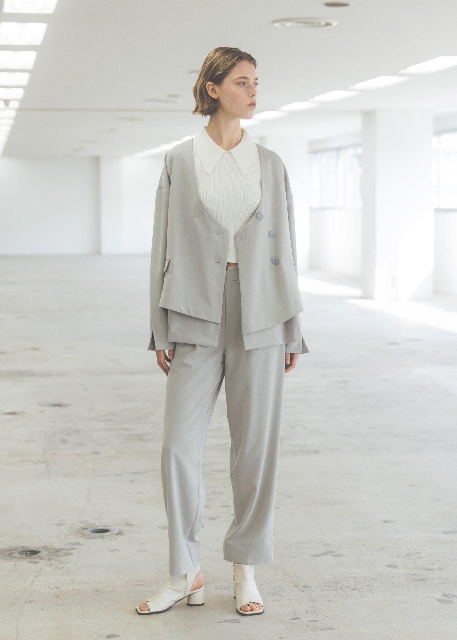 side notch no sleeve collar knit