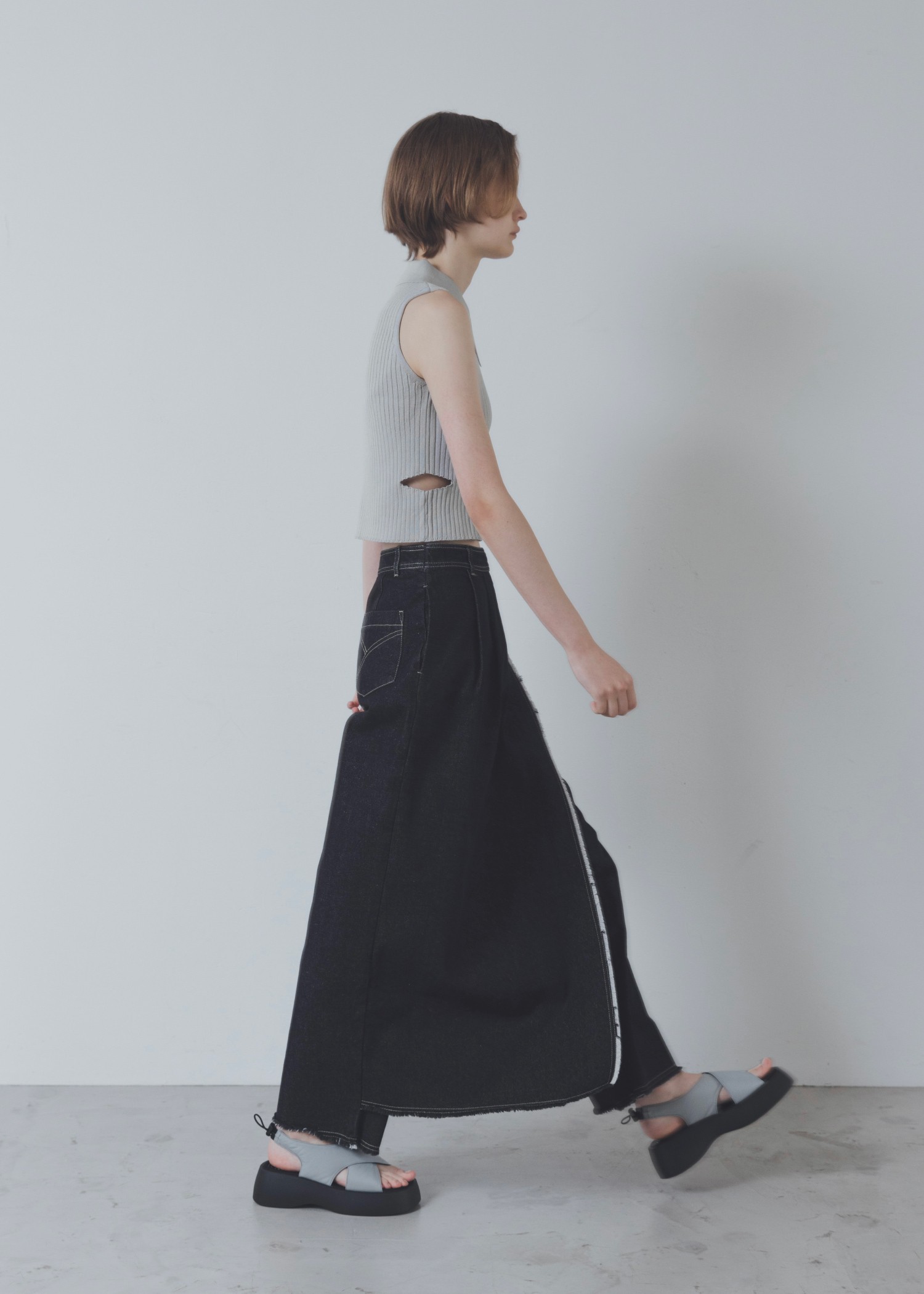 side notch no sleeve collar knit