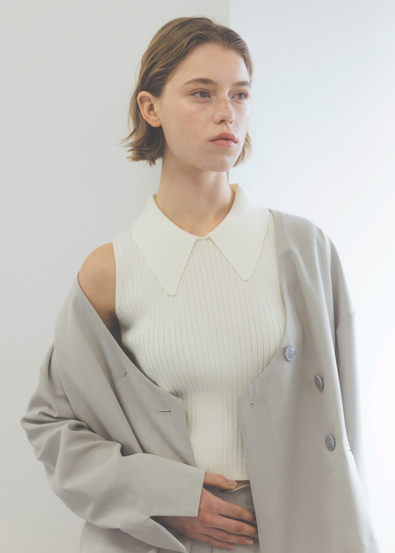 side notch no sleeve collar knit