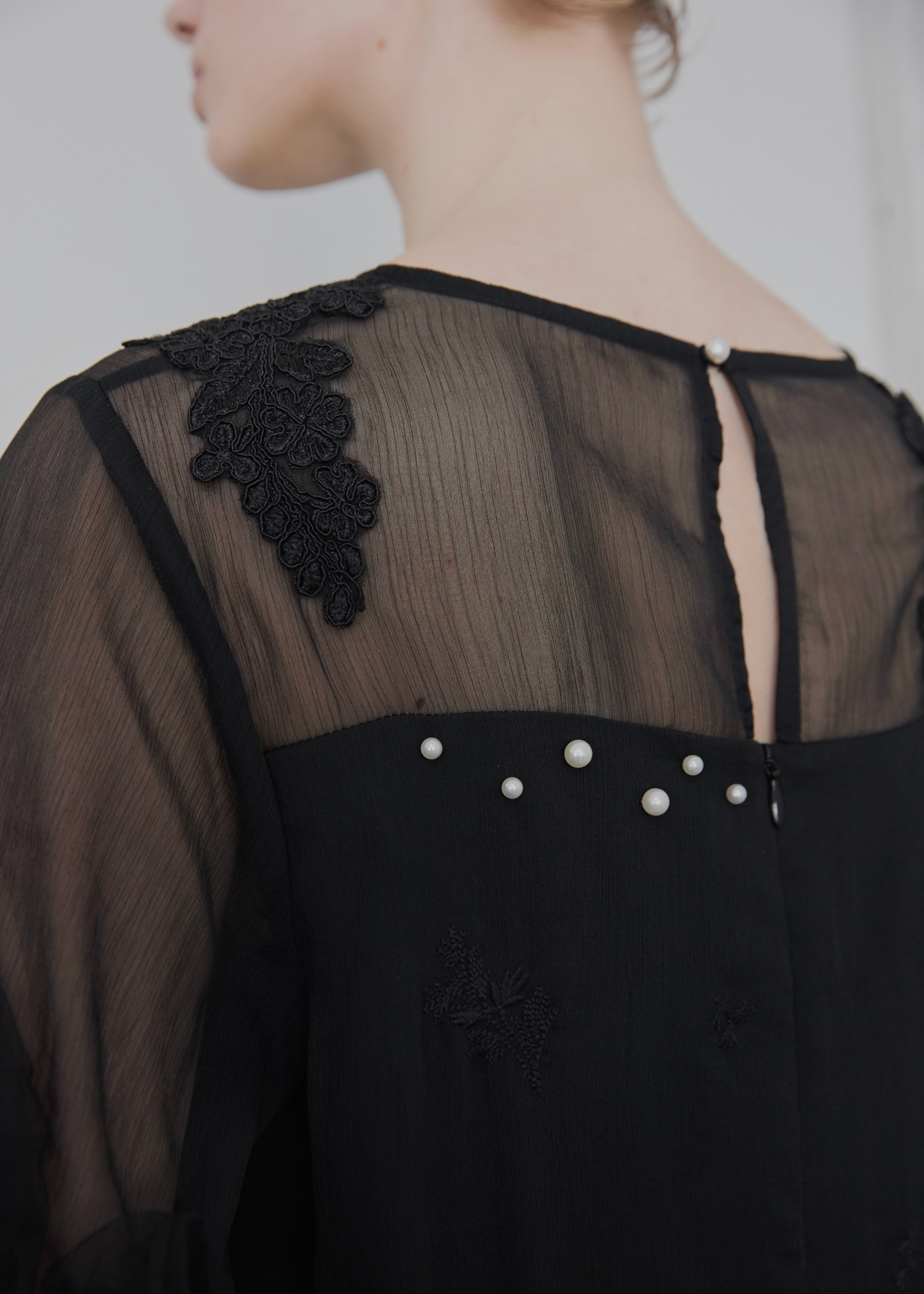 ウィルフリー　hem tiered embroidery OP 結婚式 WILLFULLY official web store（ウィルフリーコウシキツウハン