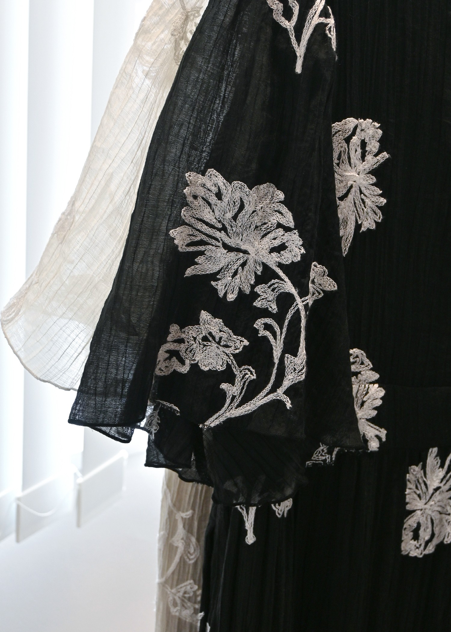 embroidery cachecoeur panel tiered OP