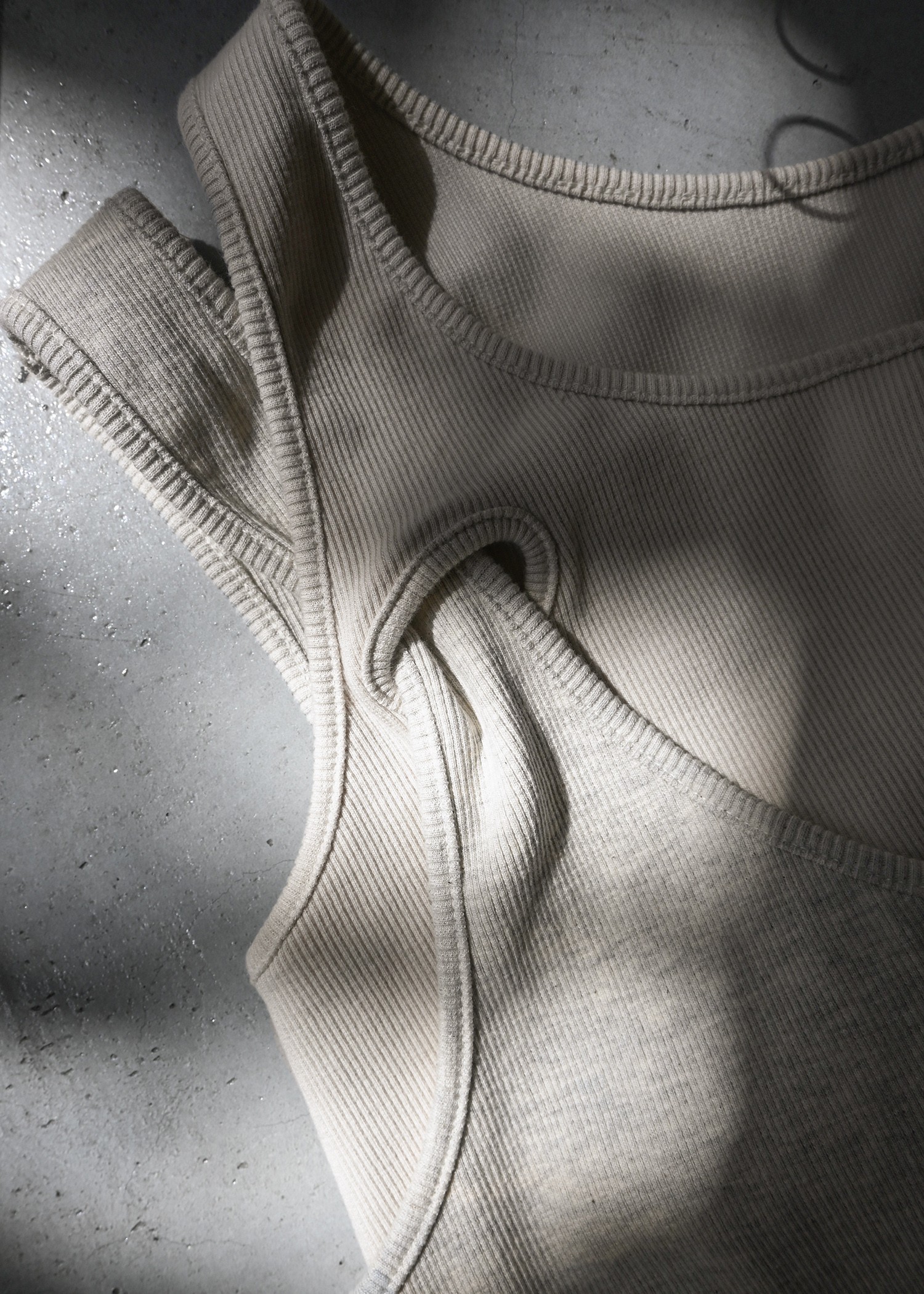 hole tank layered rib OP