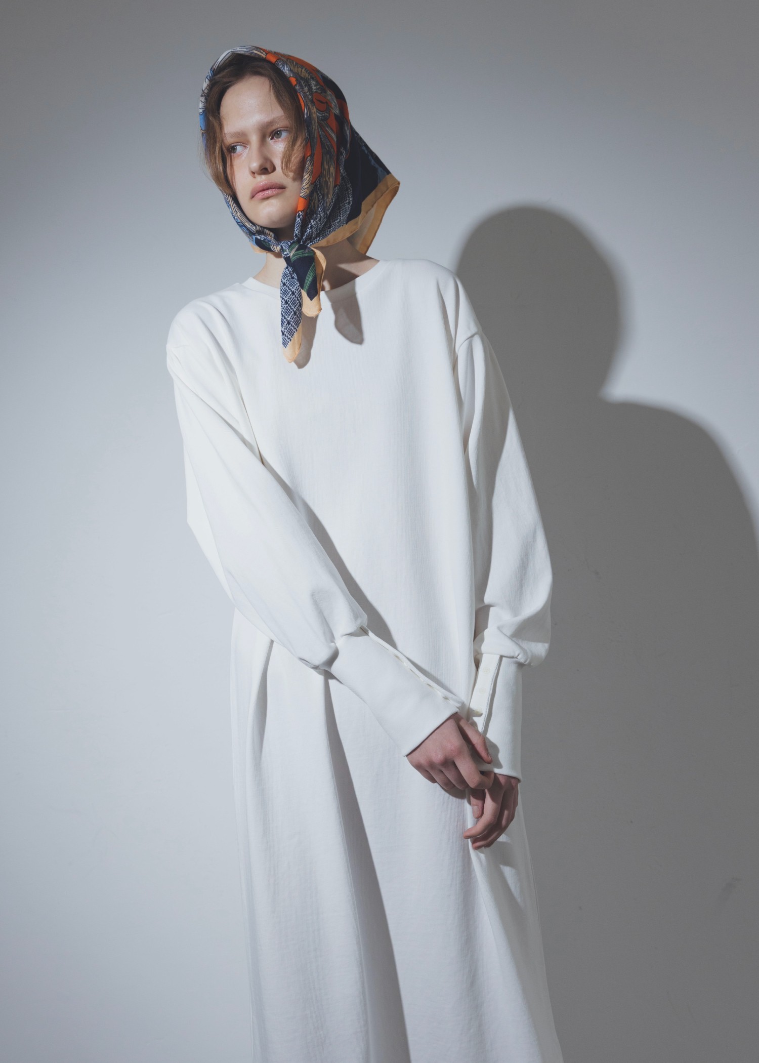 shirt detail long cuffs cut and sew OP