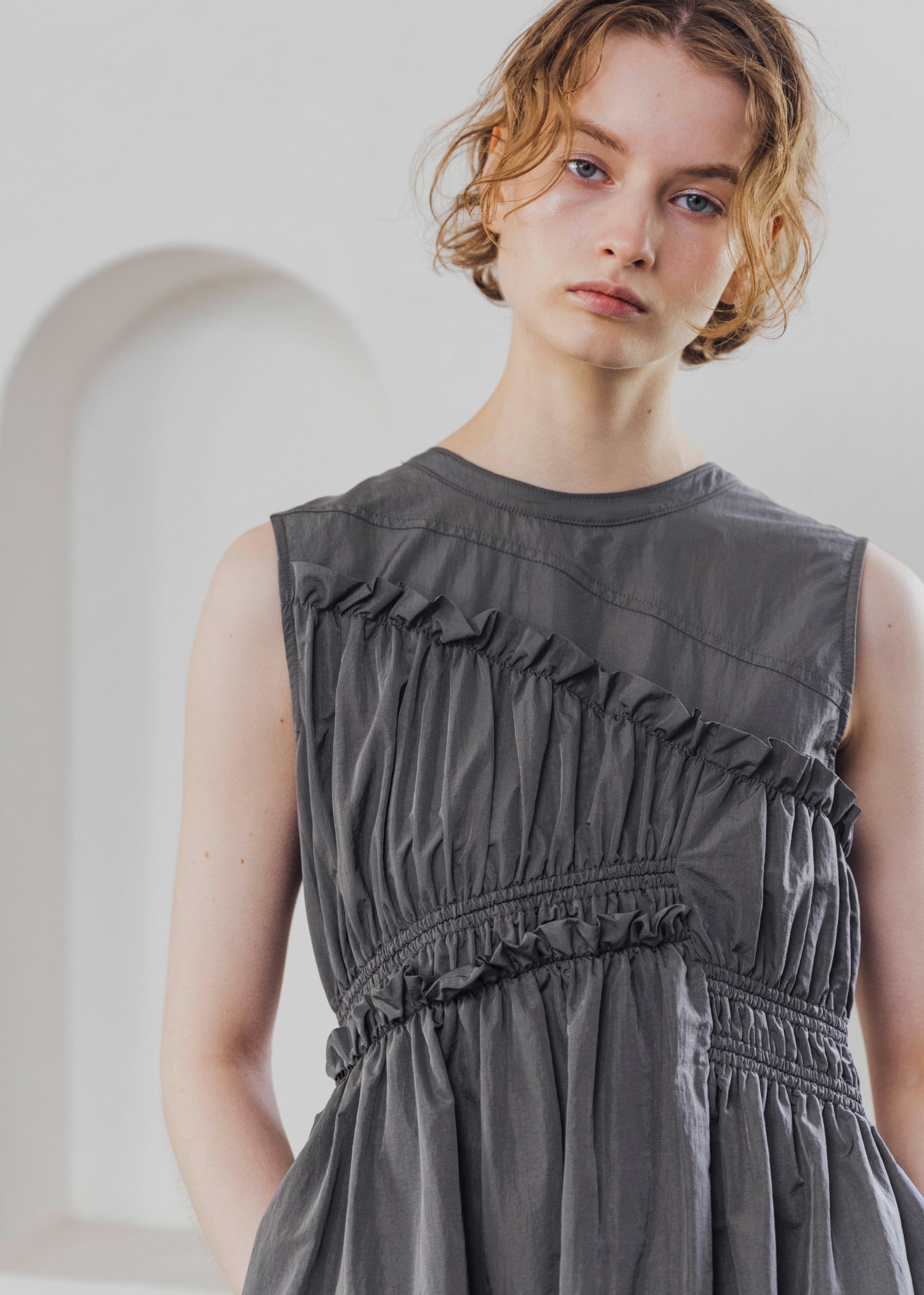 asymmetry shirring gather no sleeve OP