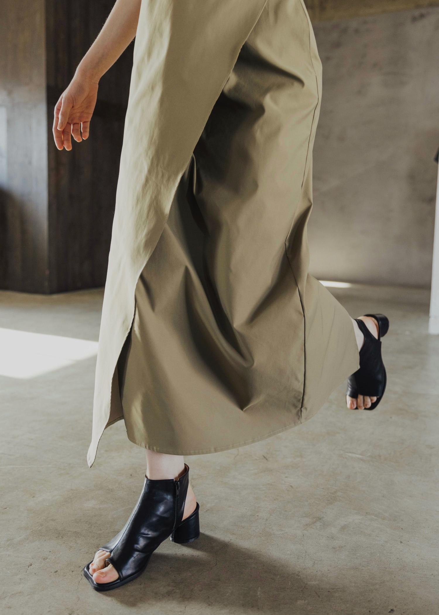 lace asymmetry frill cocoon OP