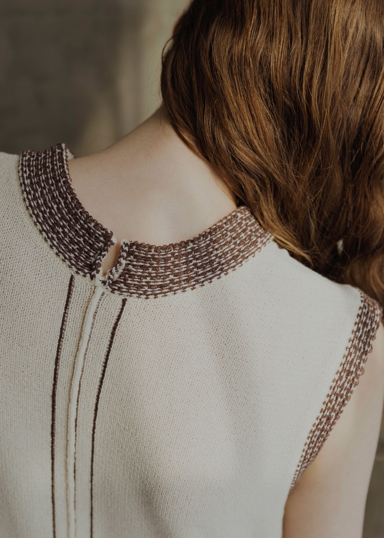 embroidery flower no sleeve knit OP