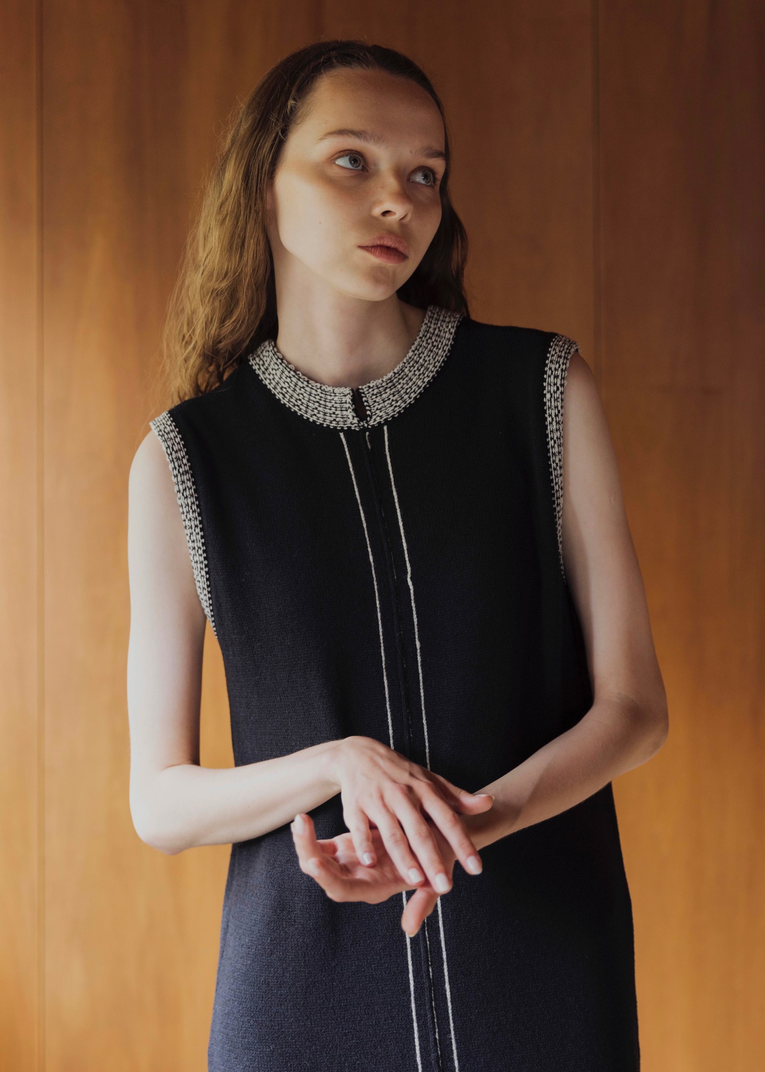 embroidery flower no sleeve knit OP