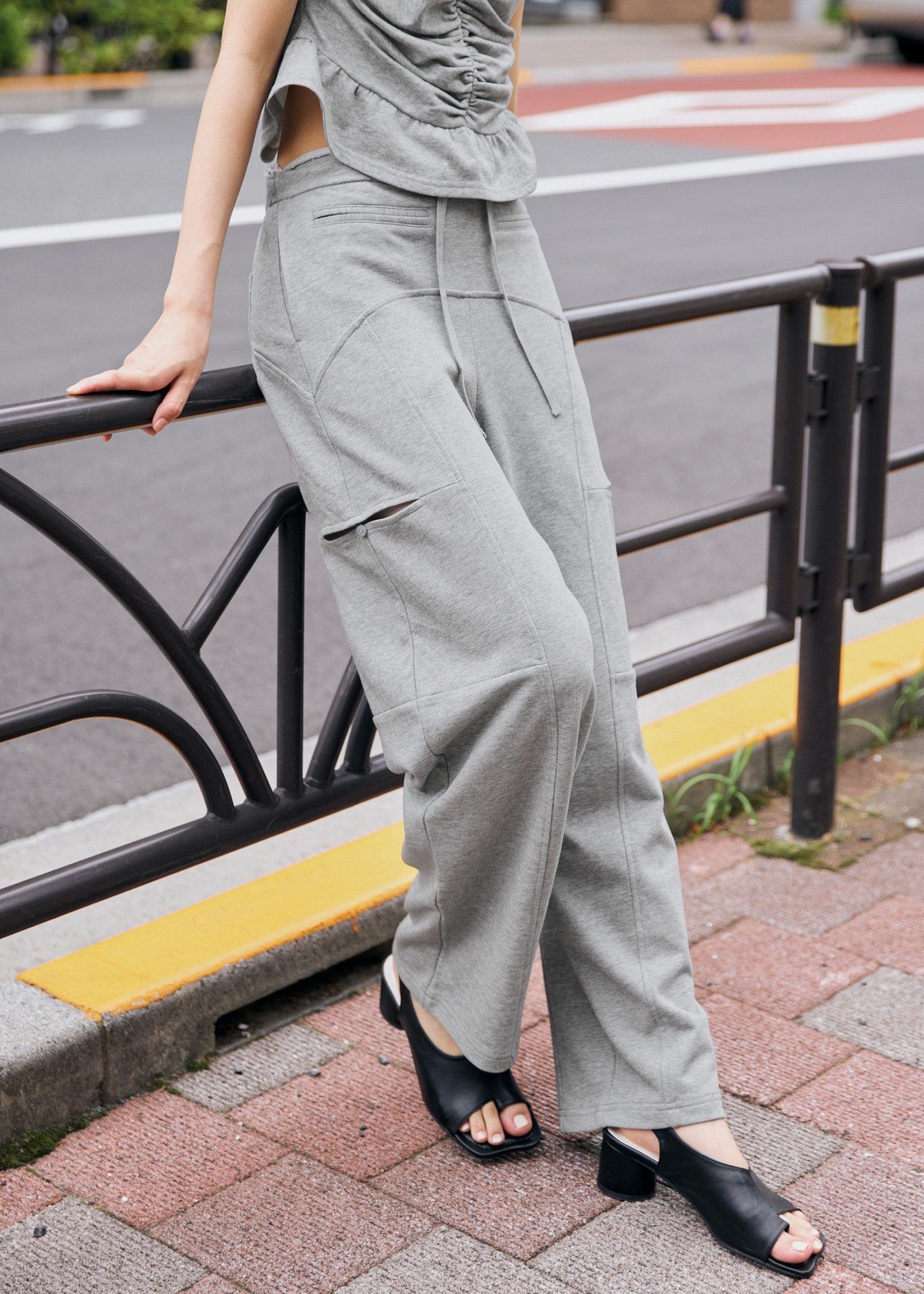 パンツ willfully  chino cut off side notch PT WILLFULLY（ウィルフリー）の「chino cut off side notch PT