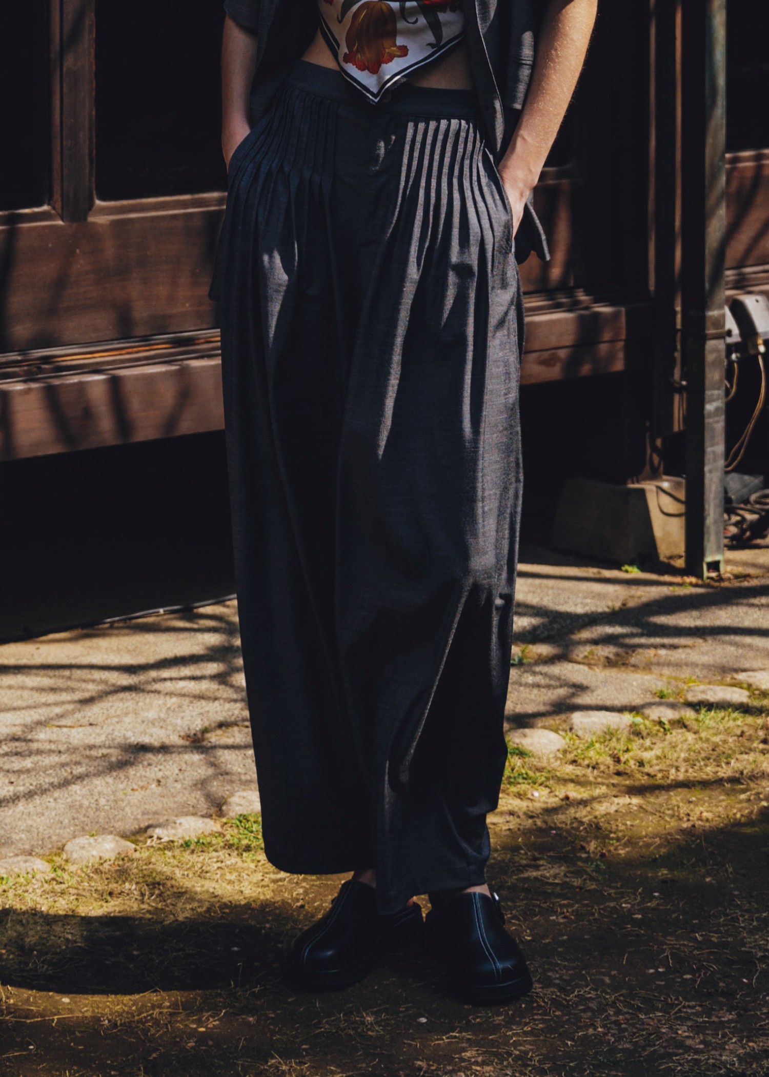 tuck wide panel nylon PT（その他パンツ）｜WILLFULLY（ウィル