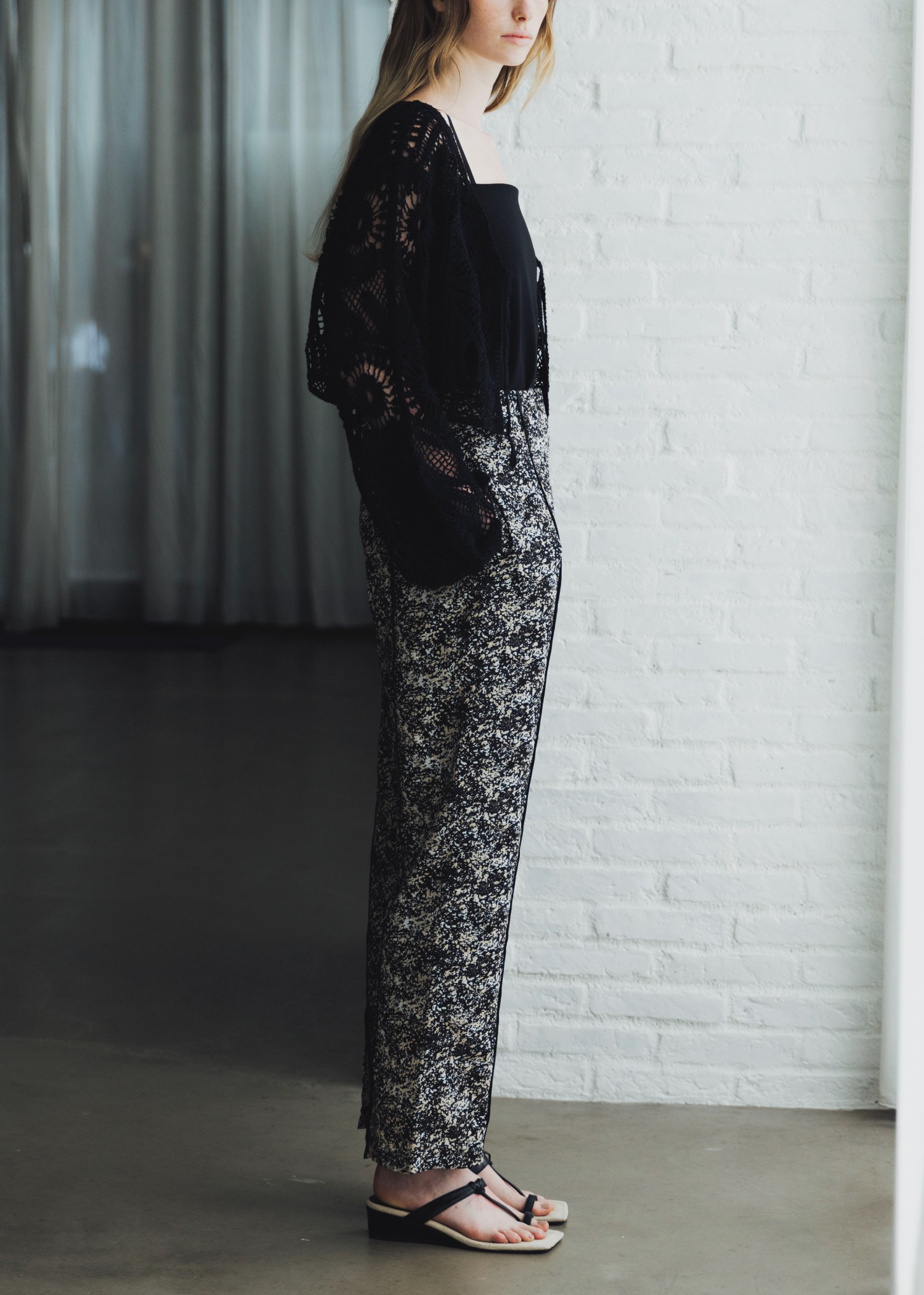 flowing line back slit piping PT