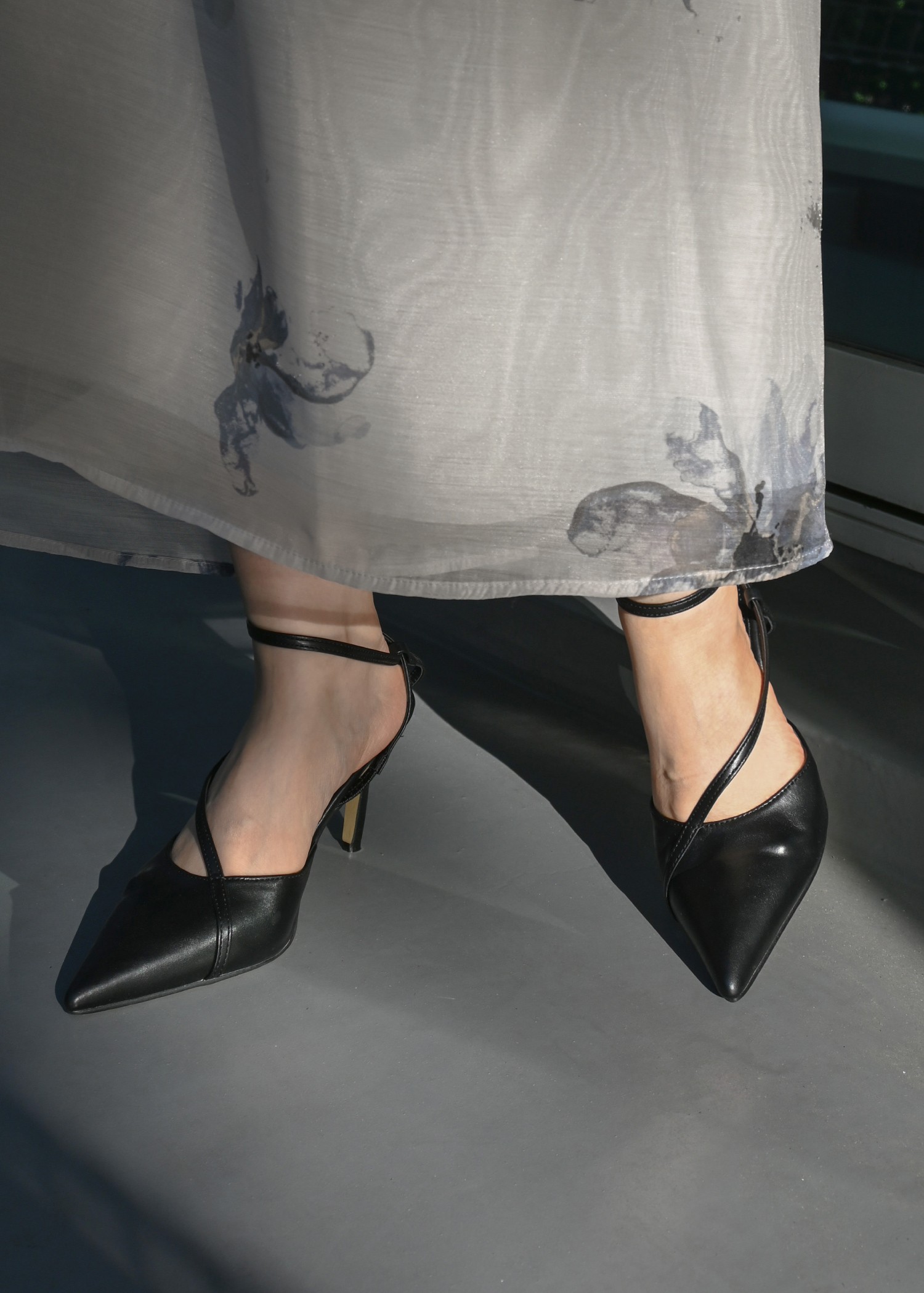 strap pointed toe pumps