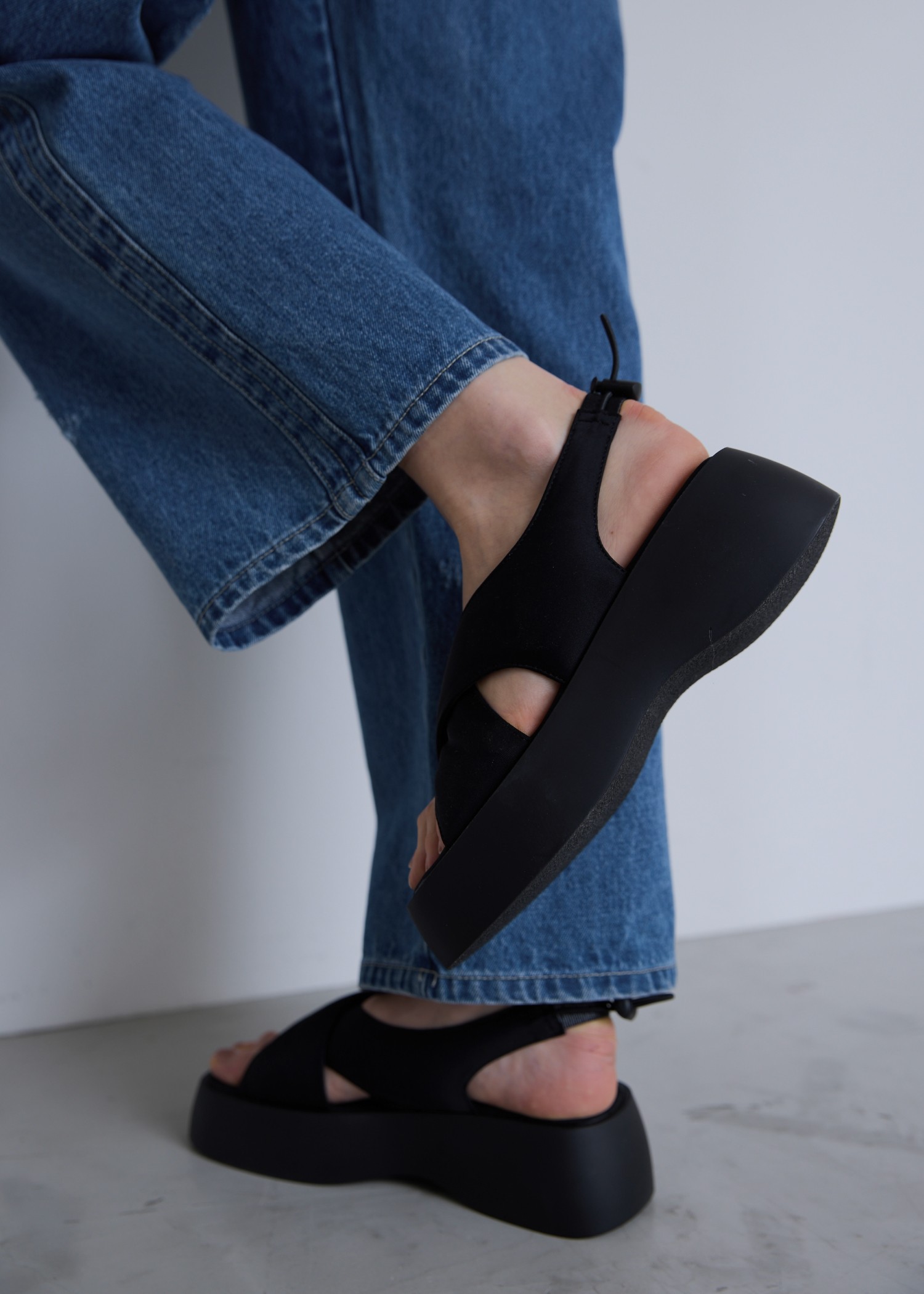 back drawstring cross sandal