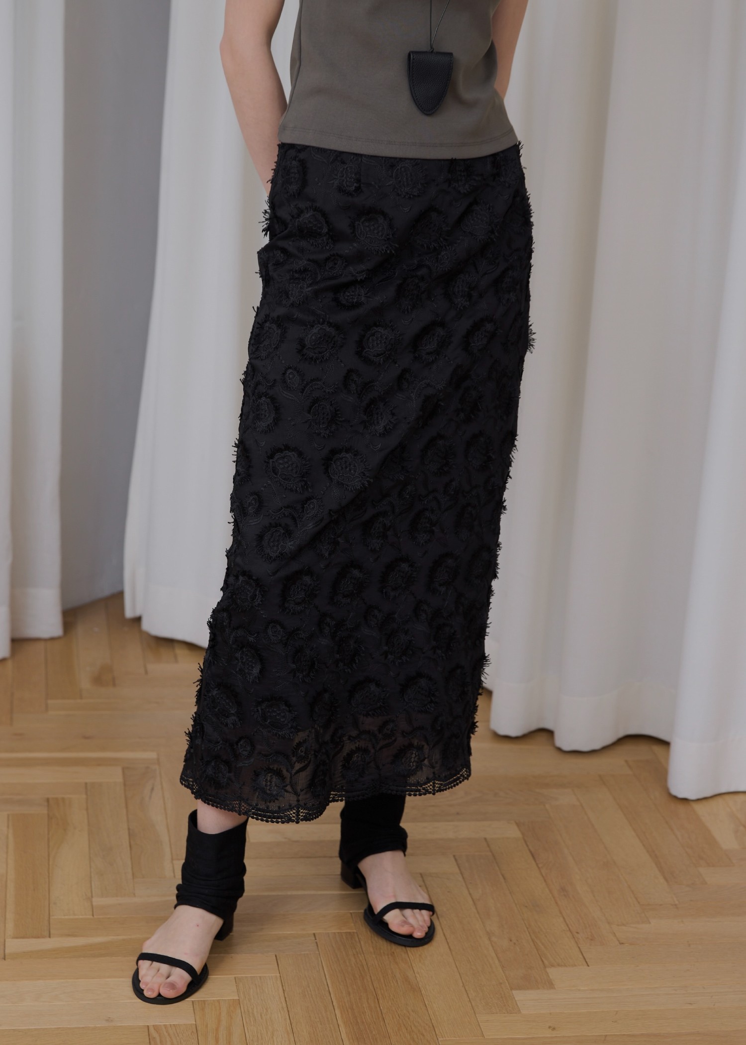 organdy embroidery scallop hem pencil SK