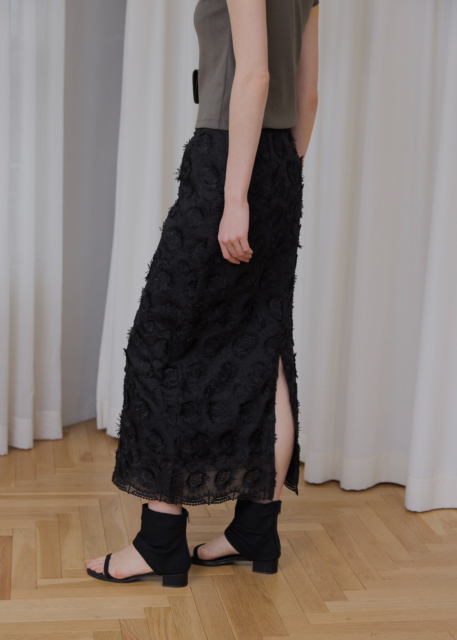 organdy embroidery scallop hem pencil SK