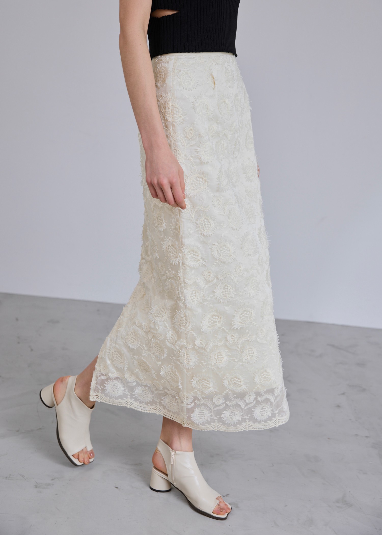 organdy embroidery scallop hem pencil SK