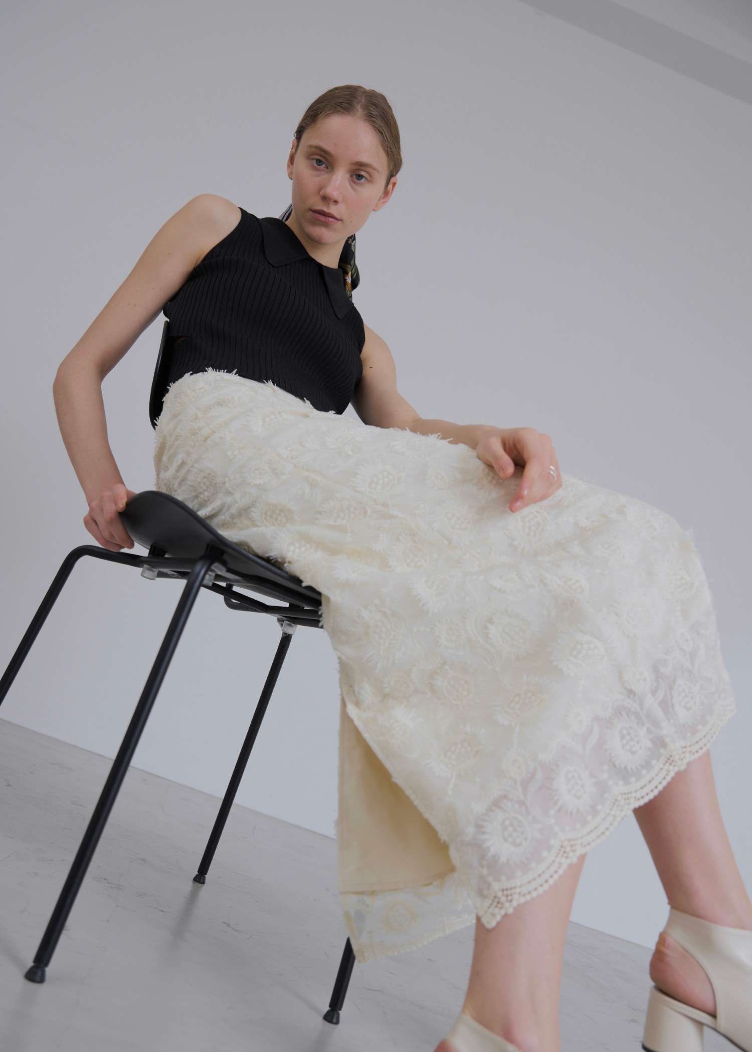 organdy embroidery scallop hem pencil SK