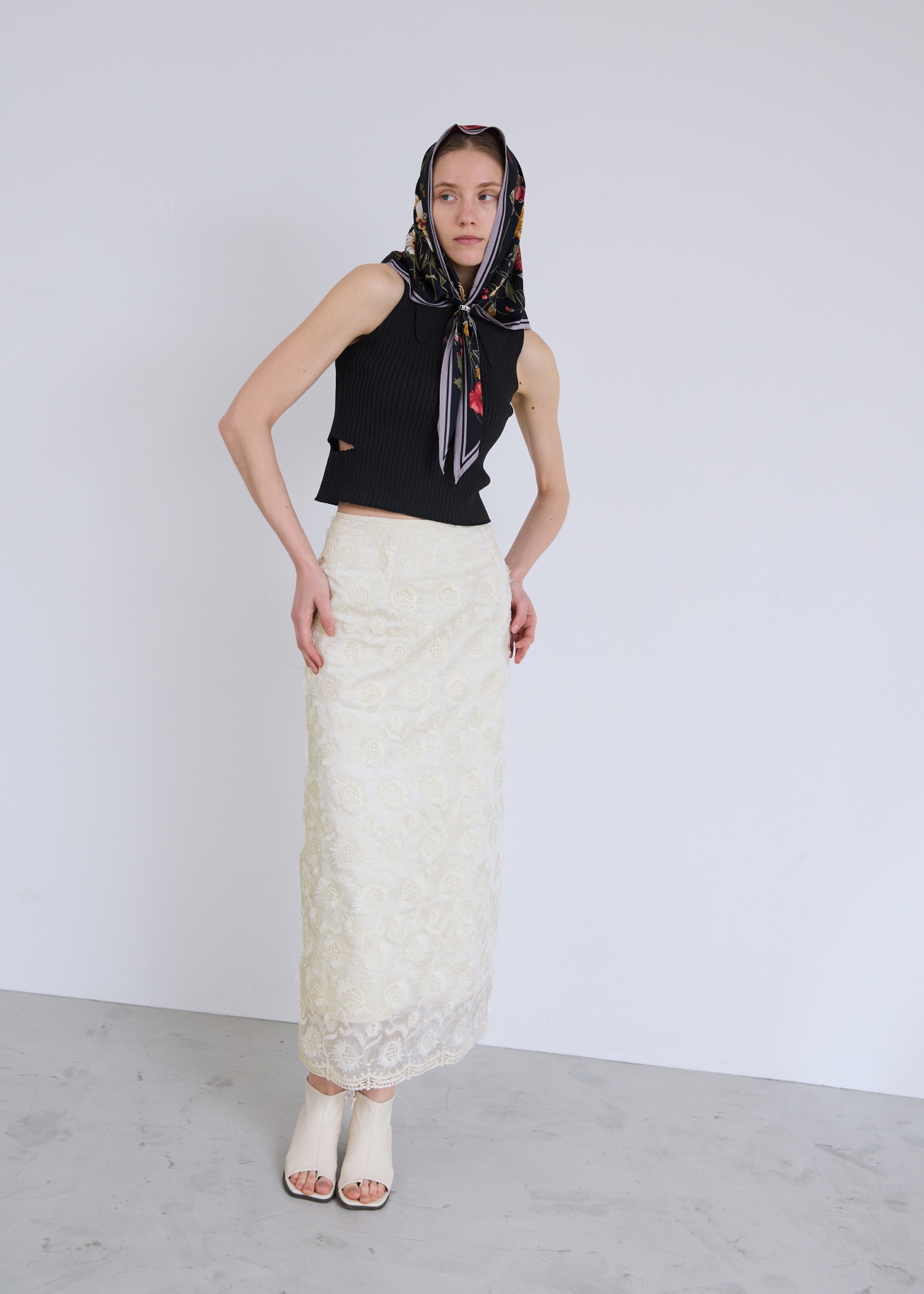 organdy embroidery scallop hem pencil SK