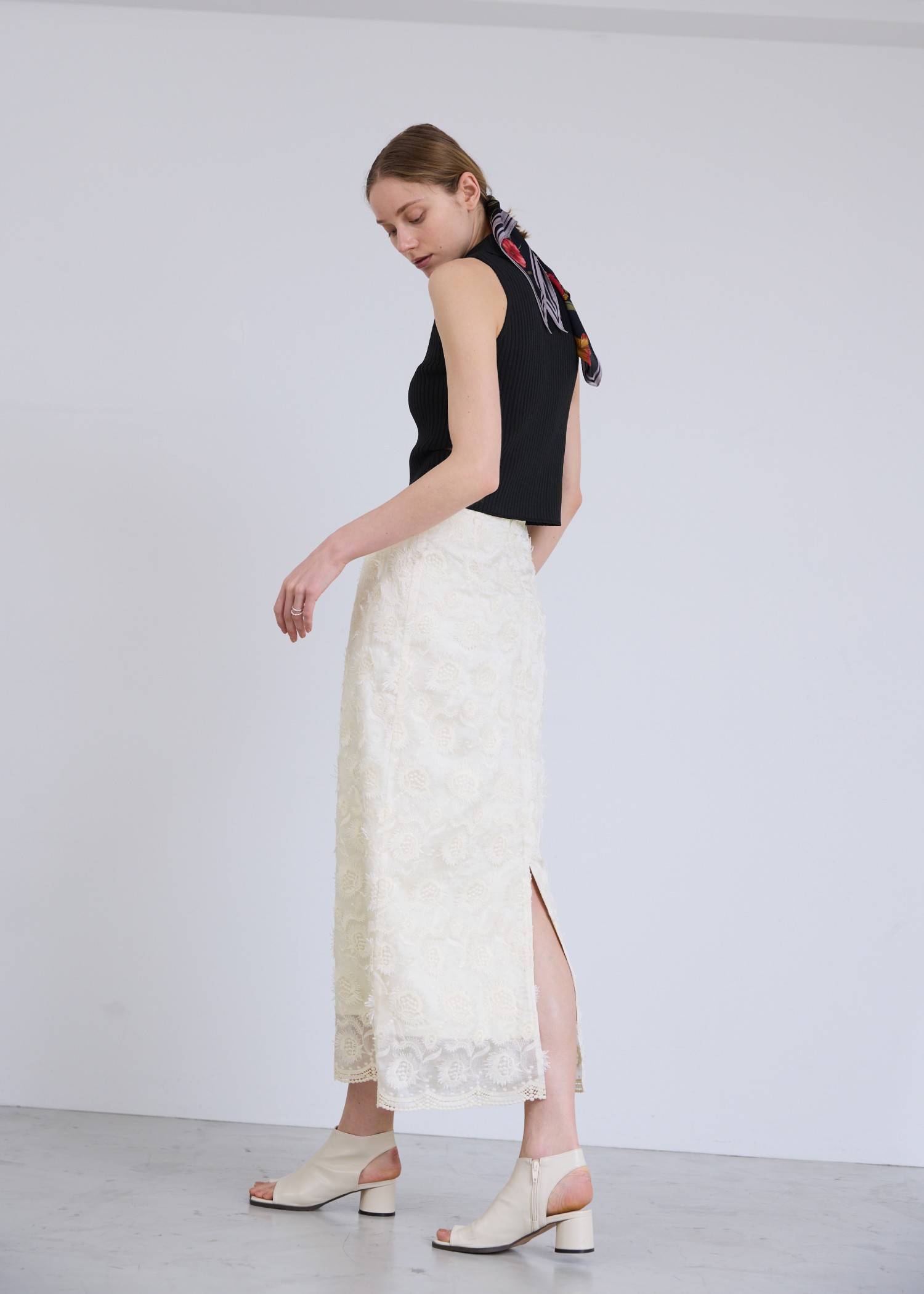 organdy embroidery scallop hem pencil SK