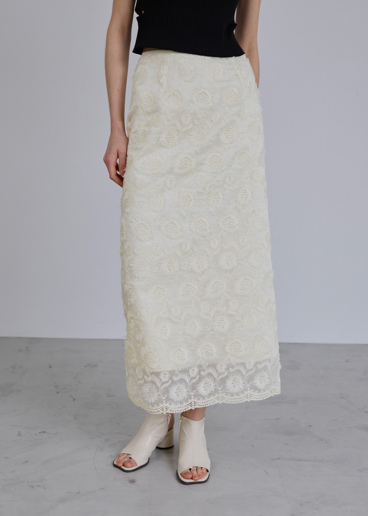 organdy embroidery scallop hem pencil SK