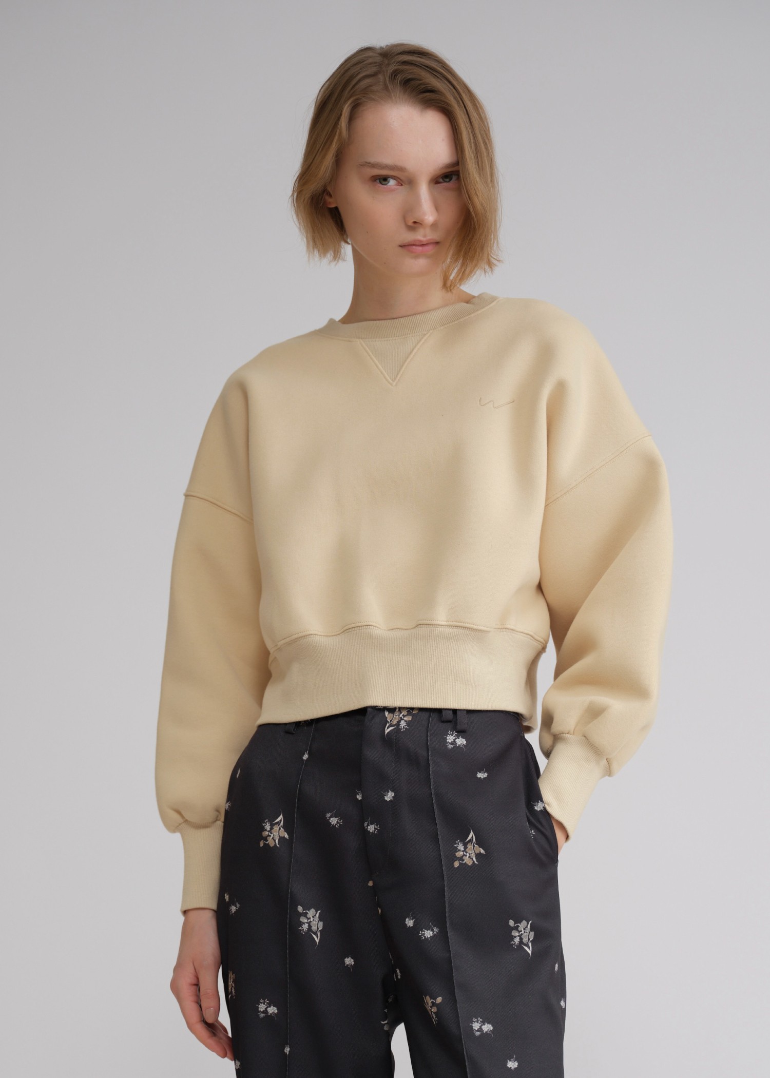 【新品未使用】willfully スウェット セール】one point embroidery stud sweat tops（スウェット