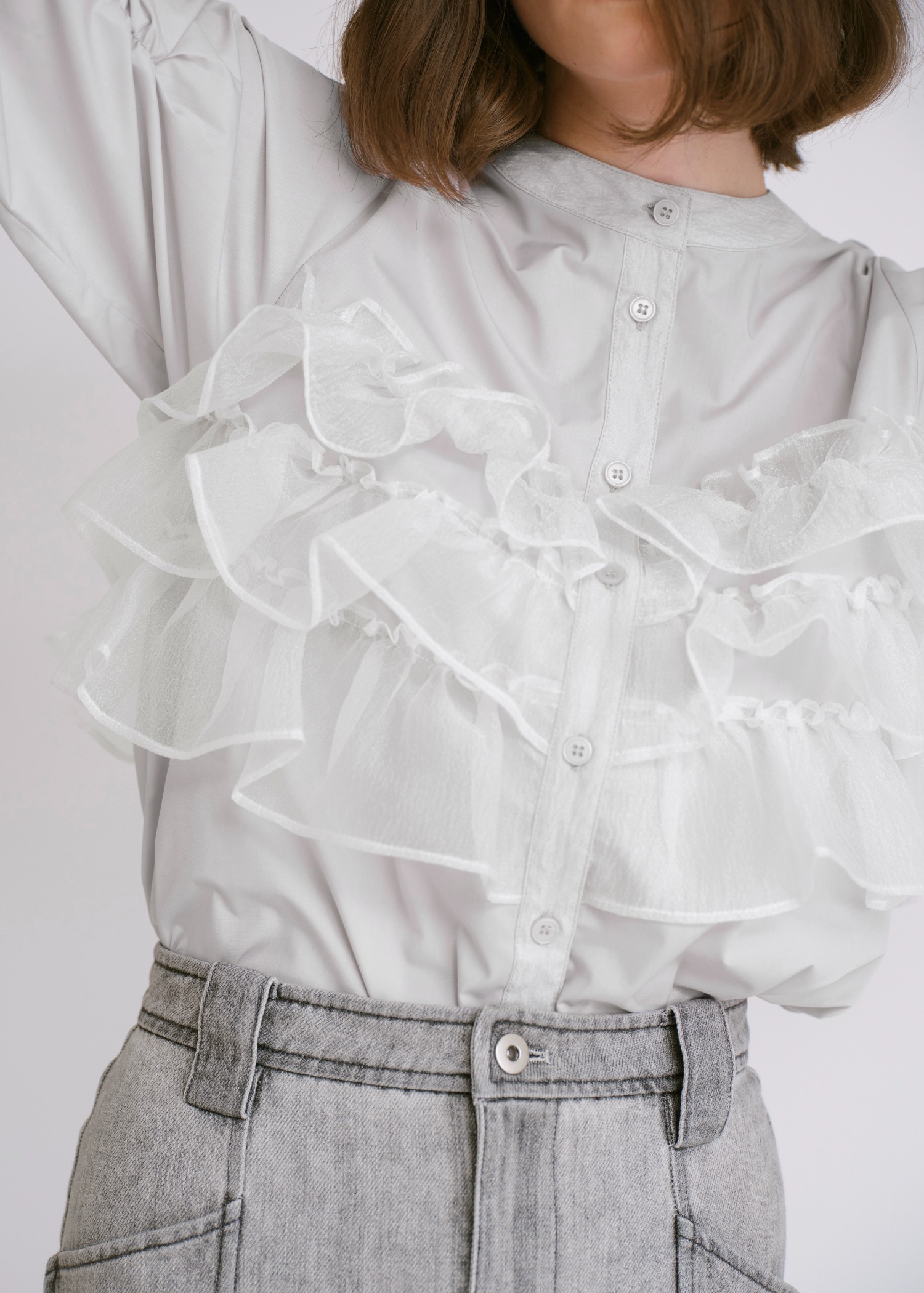 organdyfrill layered point gather sleeve