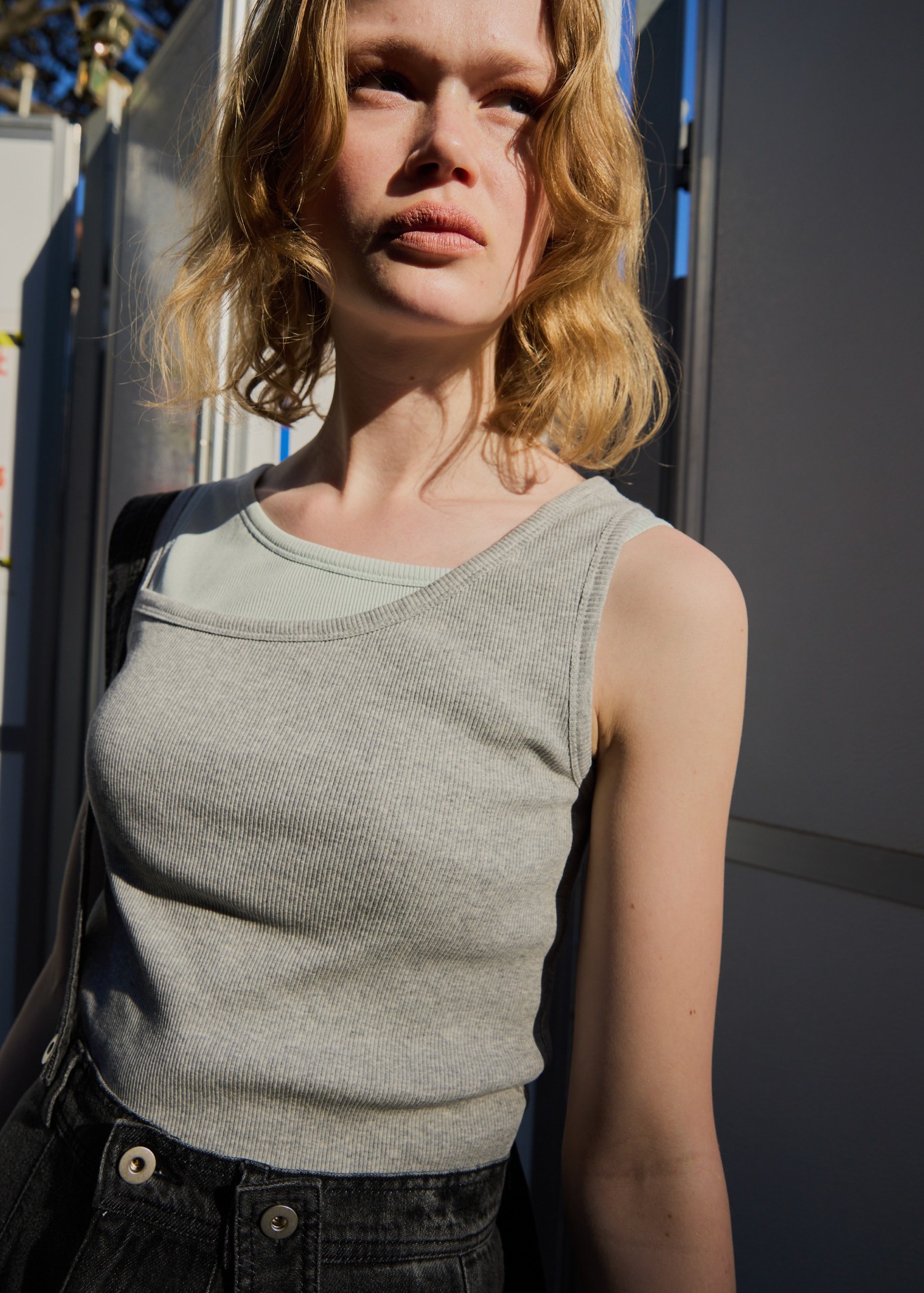 asymmetry design rib tops