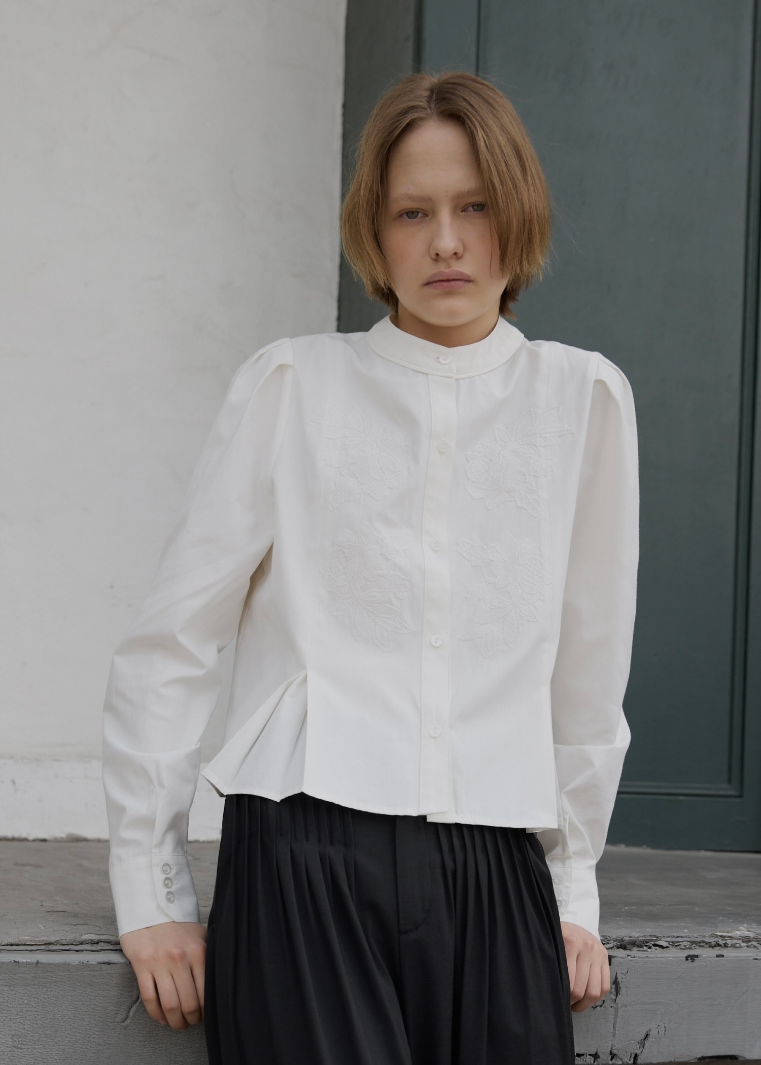 hem tuck motif lace short SH