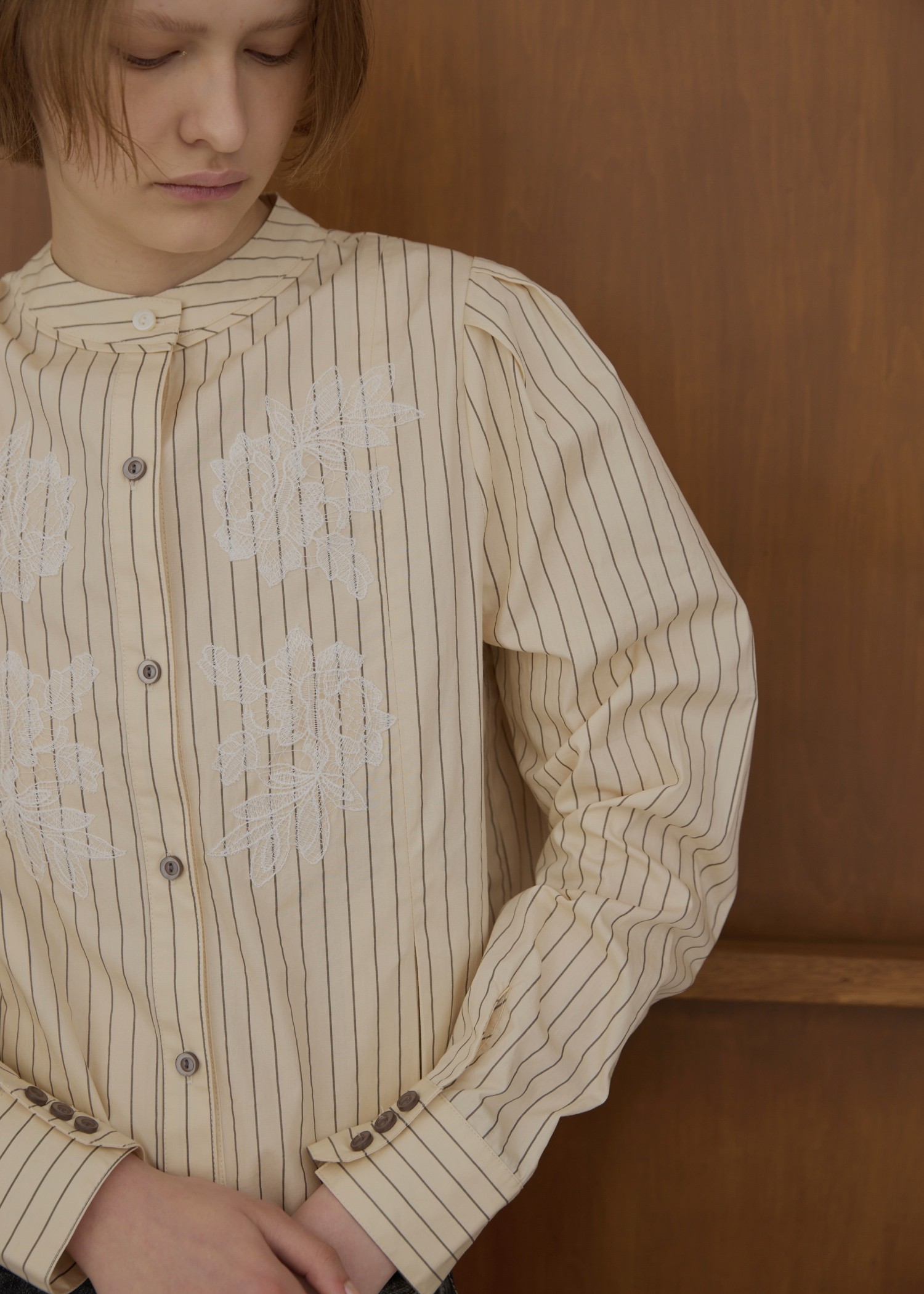 hem tuck motif lace short SH