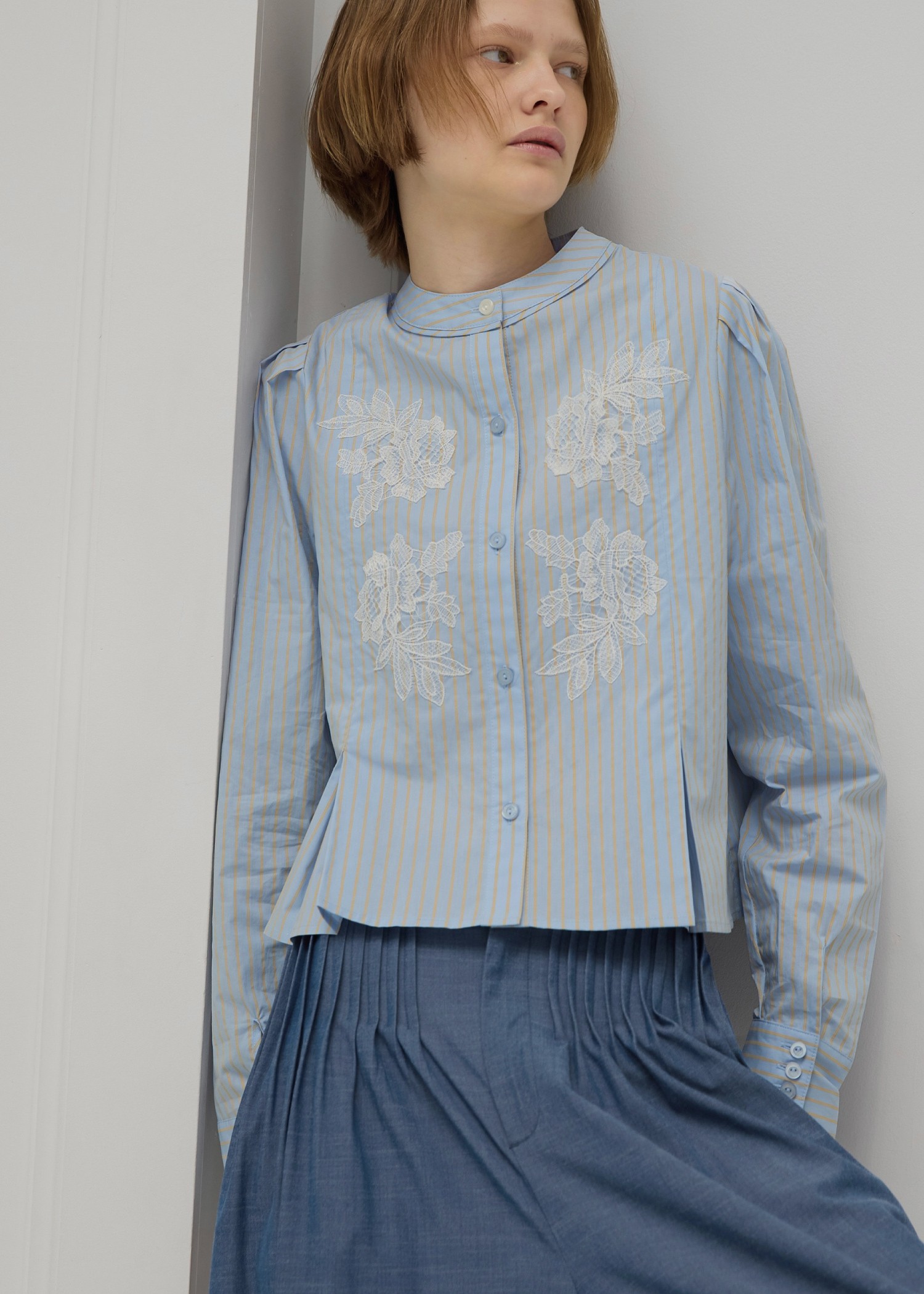 hem tuck motif lace short SH